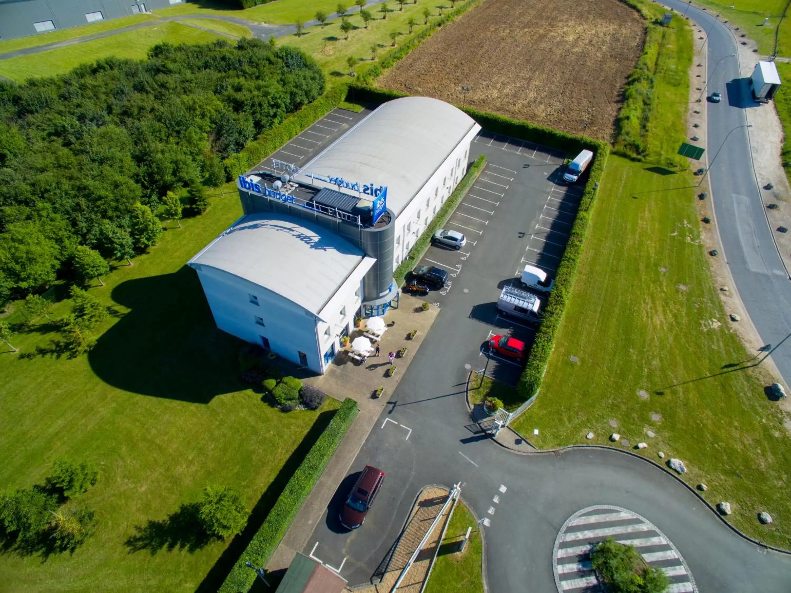 Garden, Bird's-eye View in ibis budget Meung sur Loire