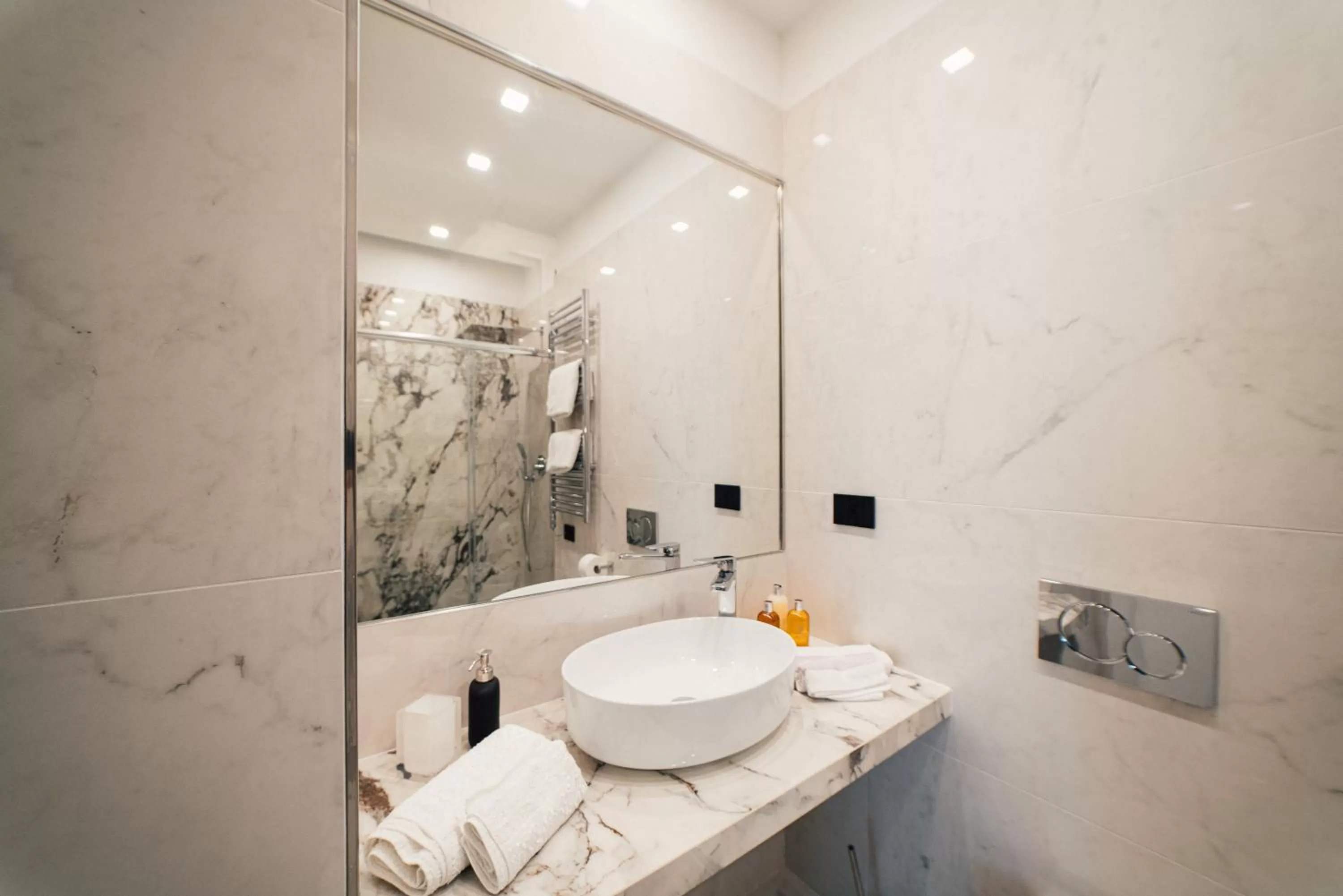 Bathroom in Aron Only Suites Bed and Breakfast