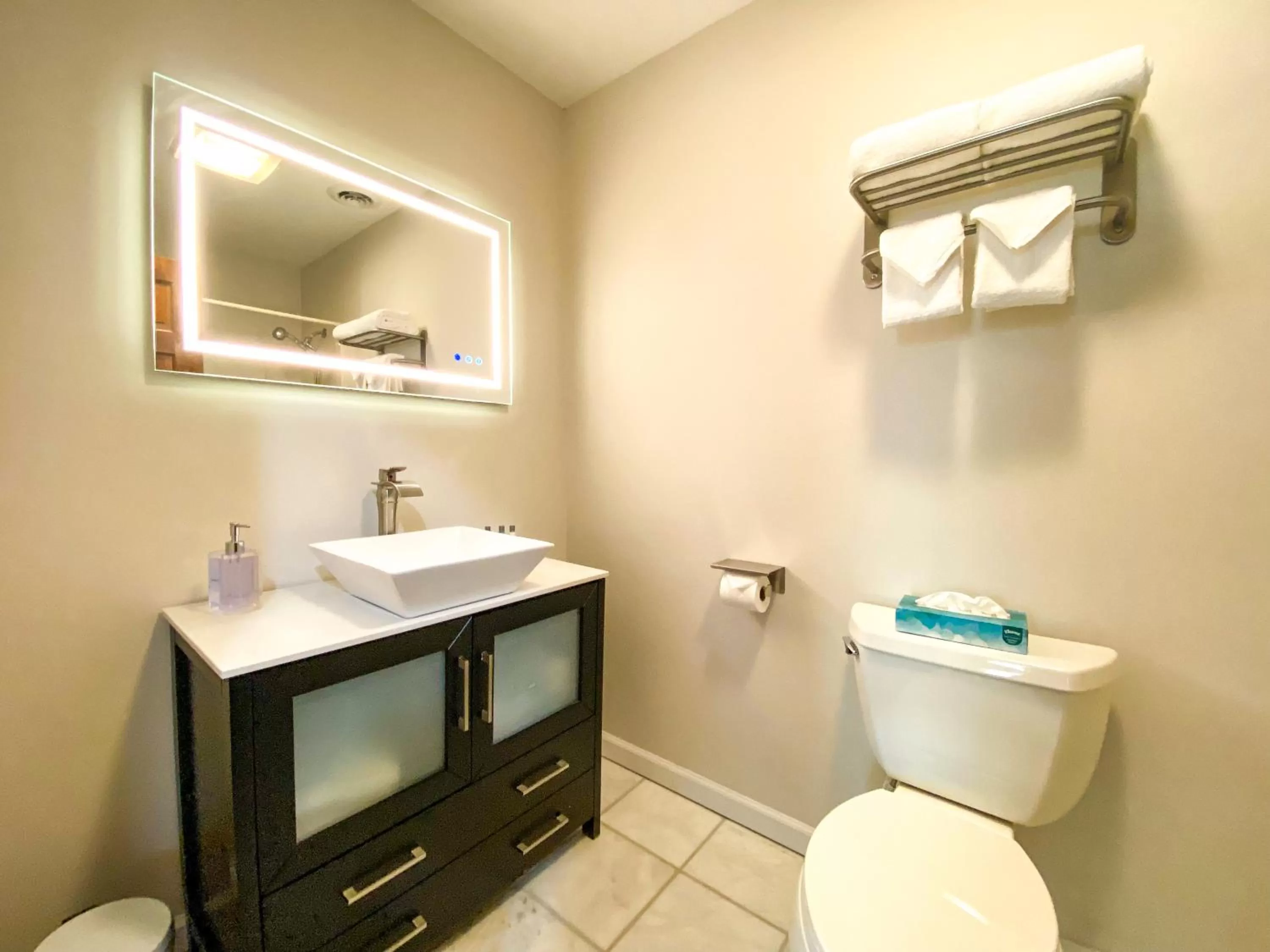 The Central Downtown Inn Suites