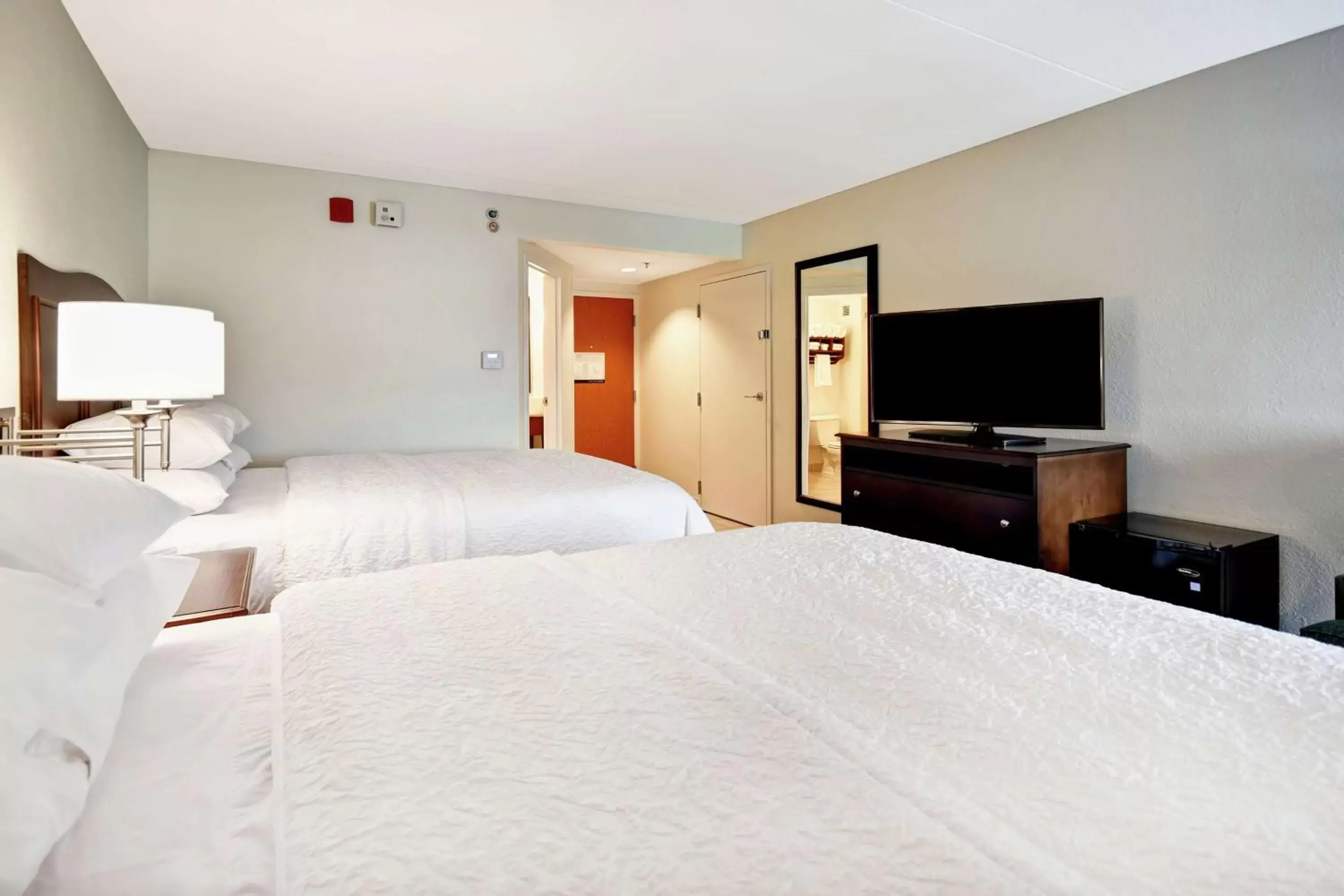 Bed in Hampton Inn Overland Park Bed in Hampton Inn Overland Park