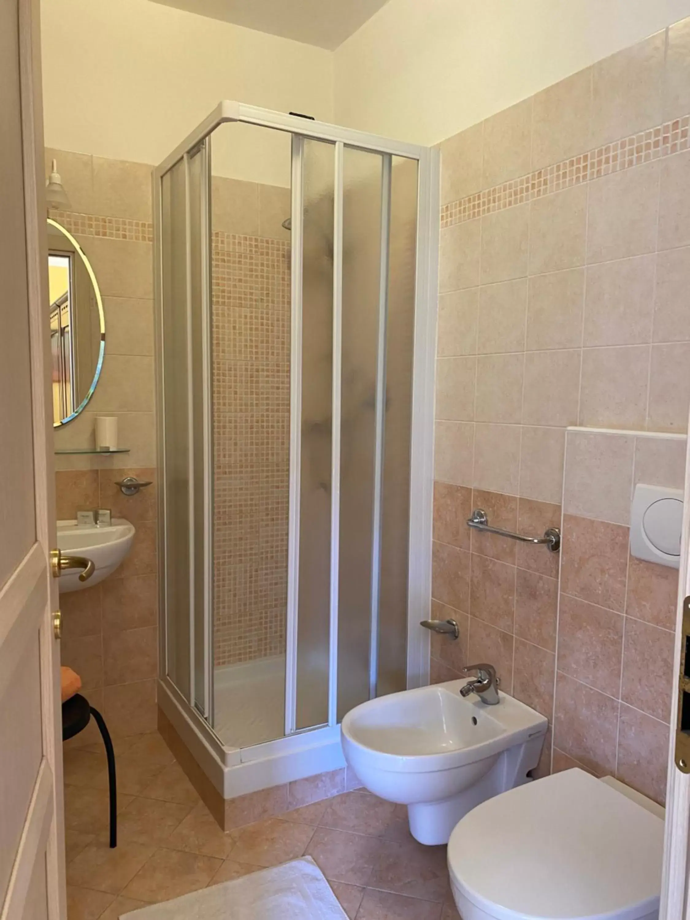 Toilet, Bathroom in Villa Gaia