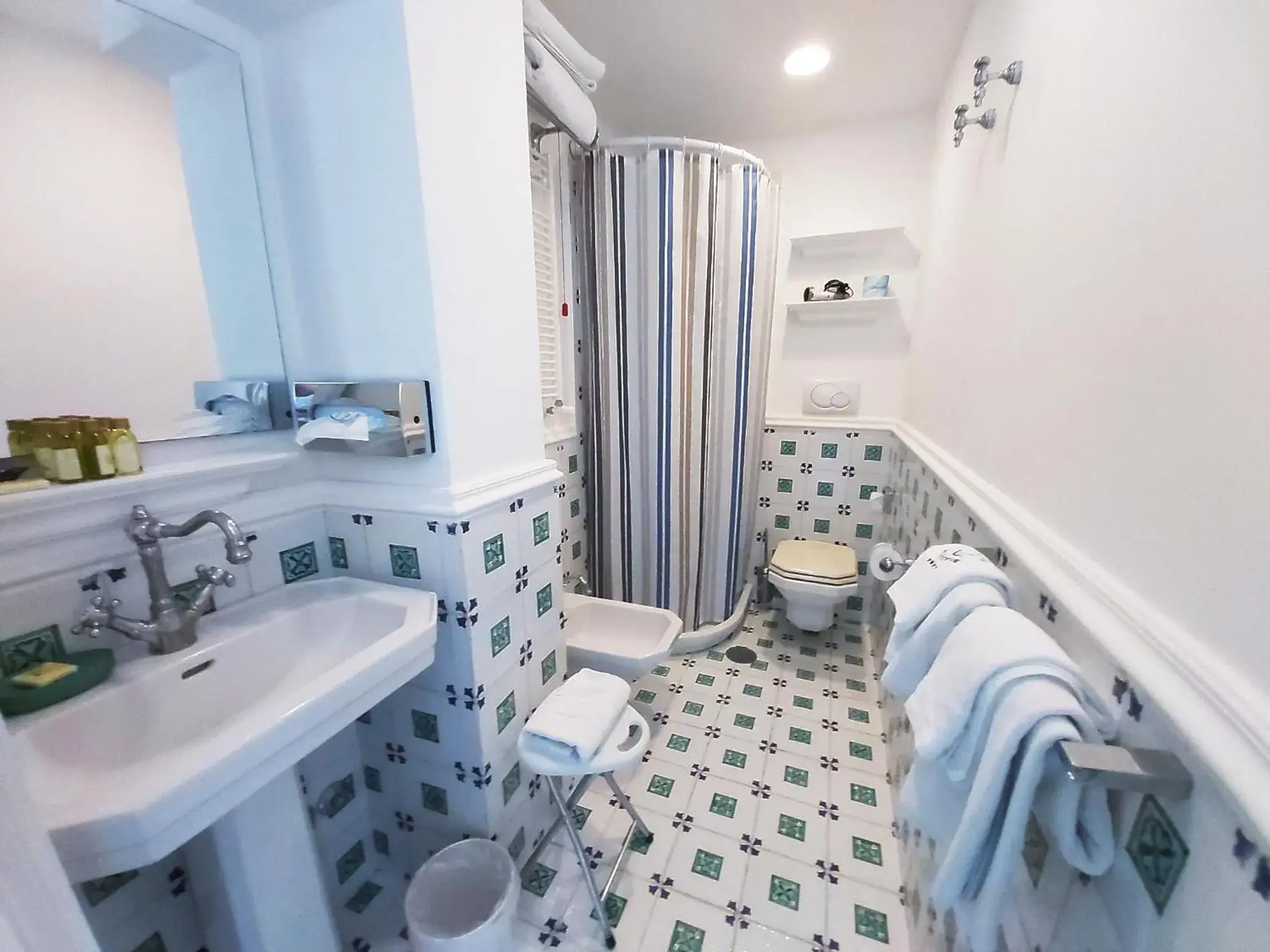 Shower, Bathroom in Le Ancore Hotel
