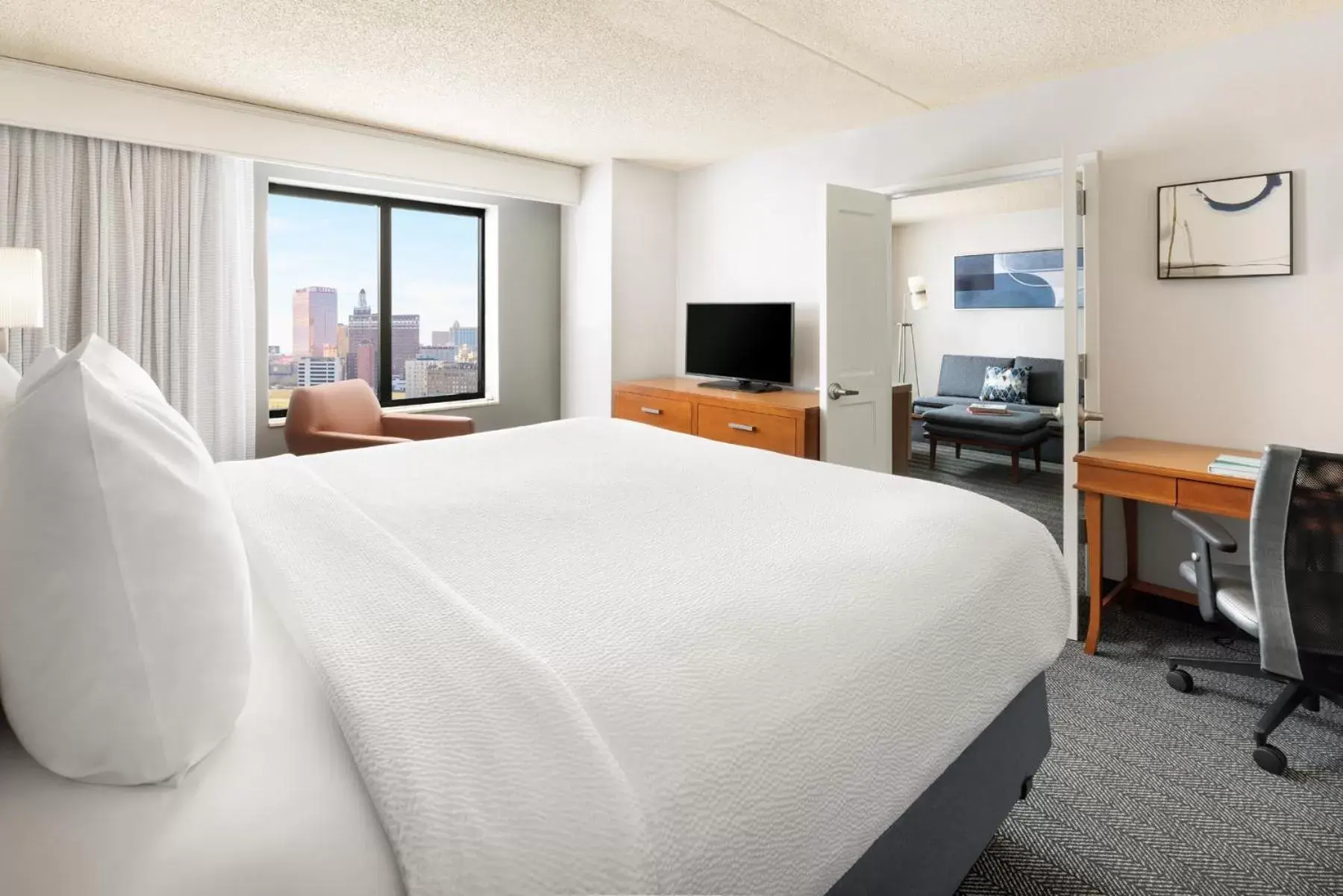 Bedroom, Bed in Courtyard by Marriott Atlantic City Beach Block