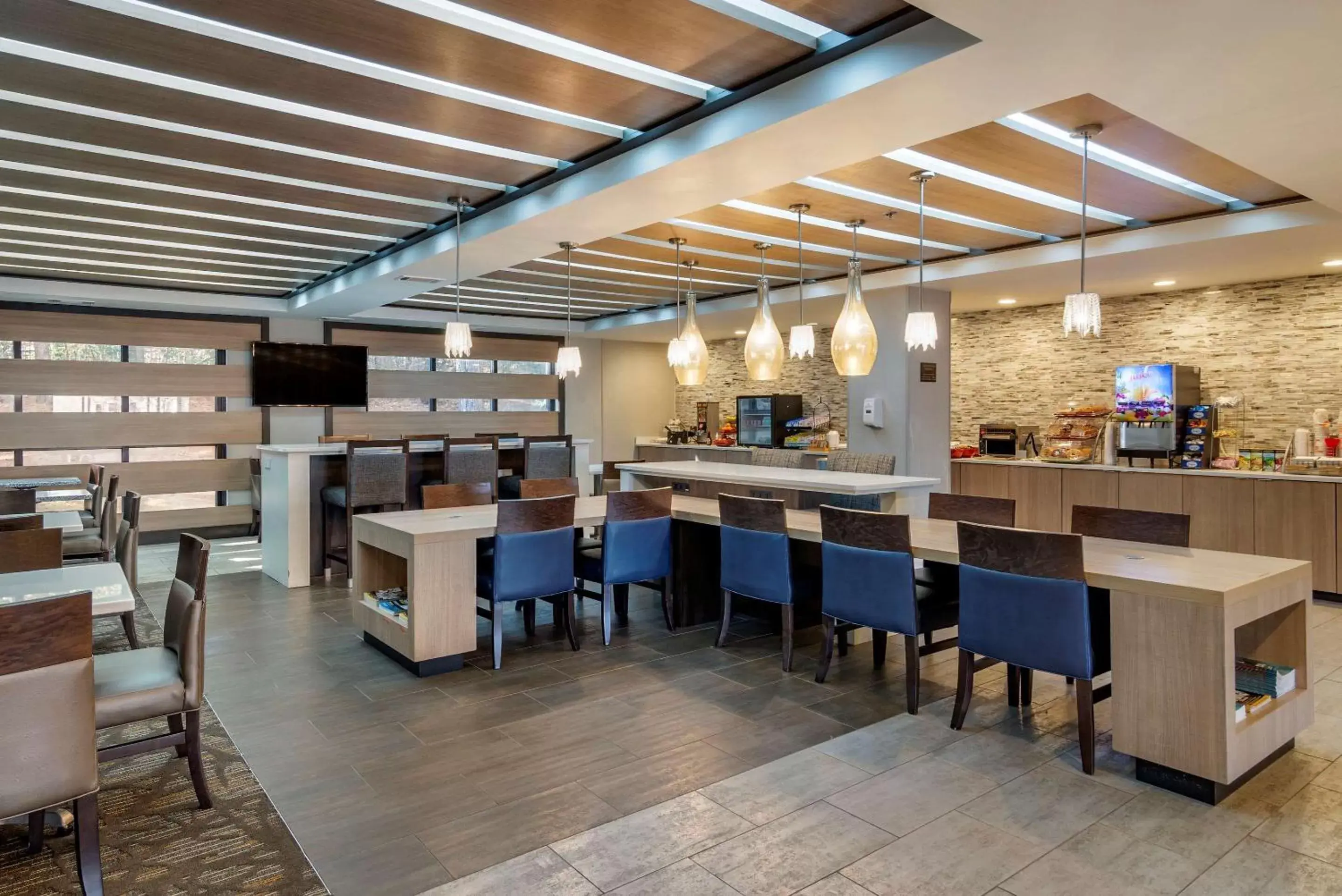Restaurant/Places to Eat in Comfort Suites Alpharetta - Roswell - Atlanta Area