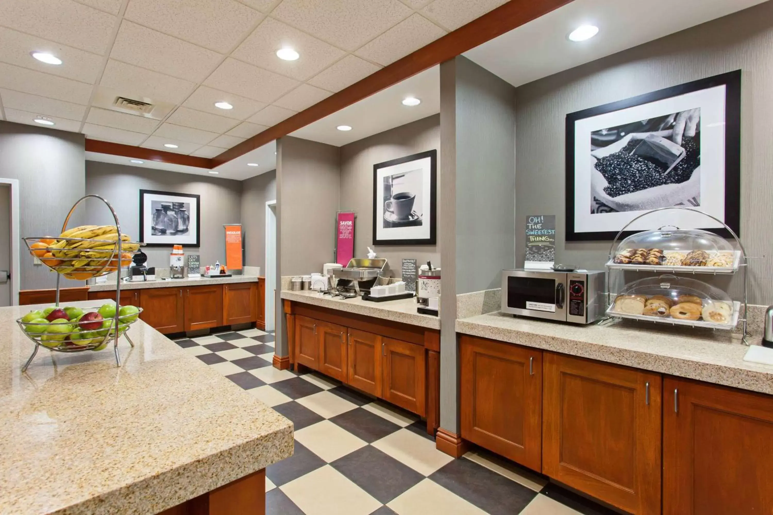 Breakfast, Restaurant/Places to Eat in Hampton Inn & Suites Clovis Airport North