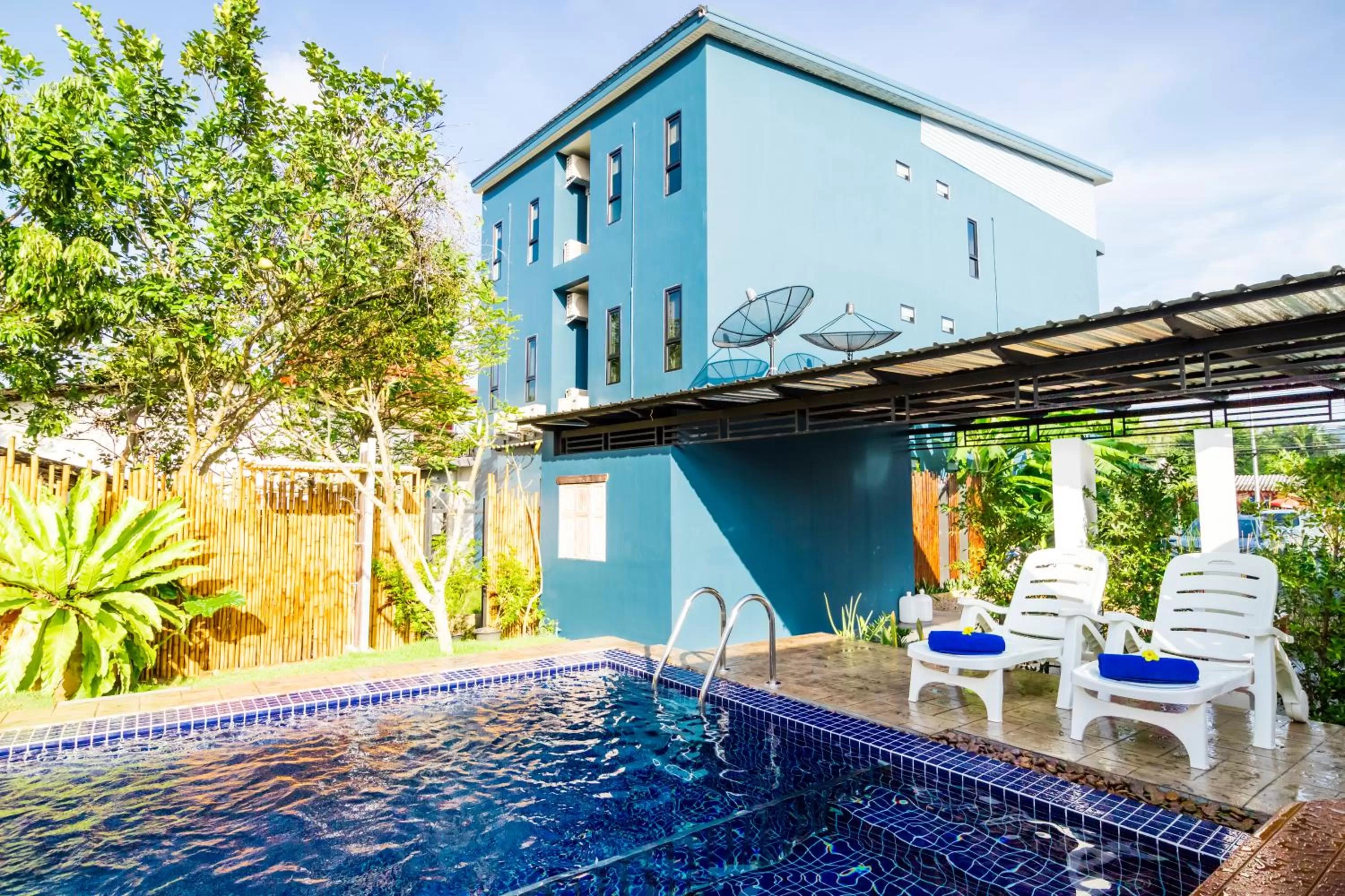 Swimming pool in S2 Residence