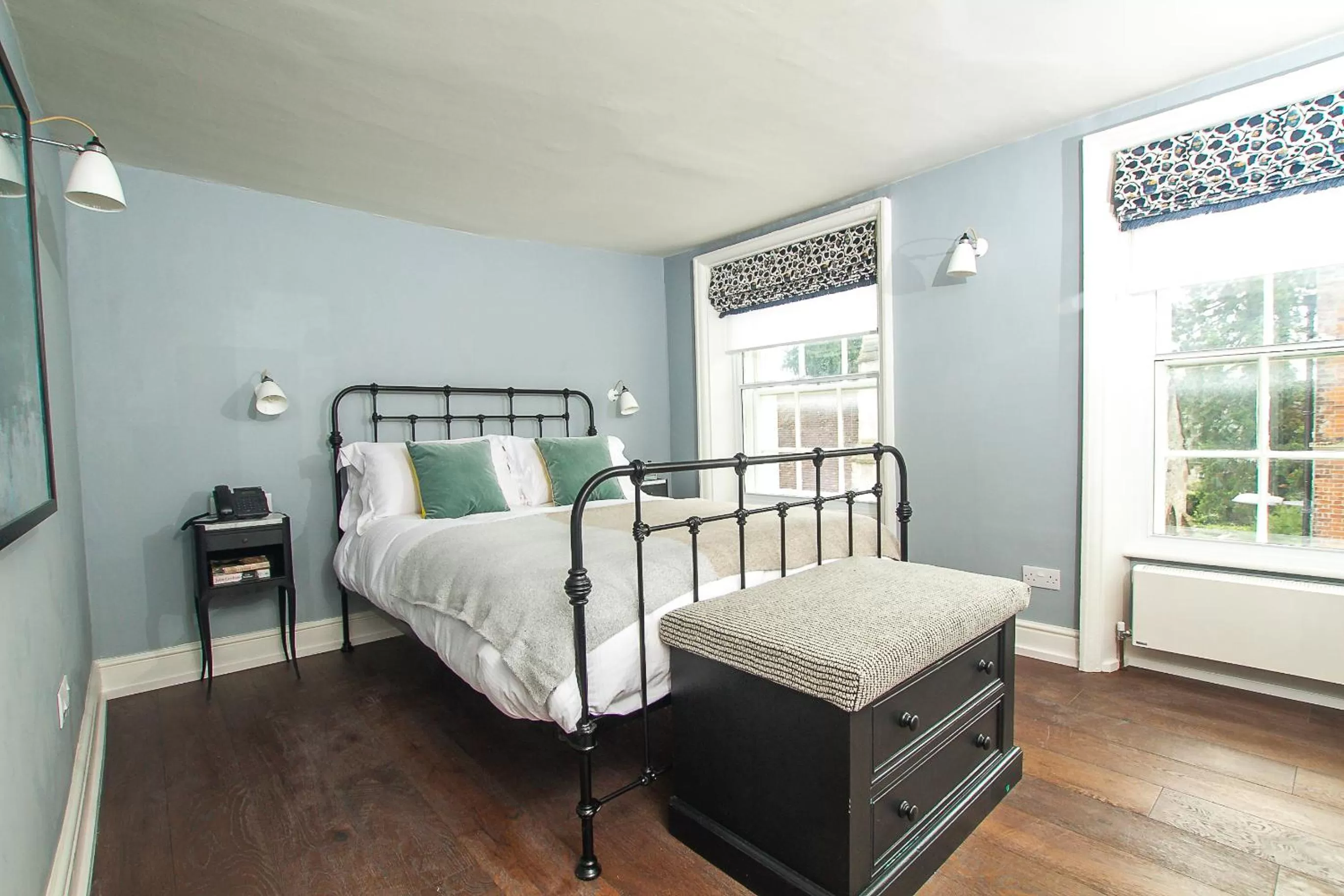 Bedroom, Bed in The King's Arms