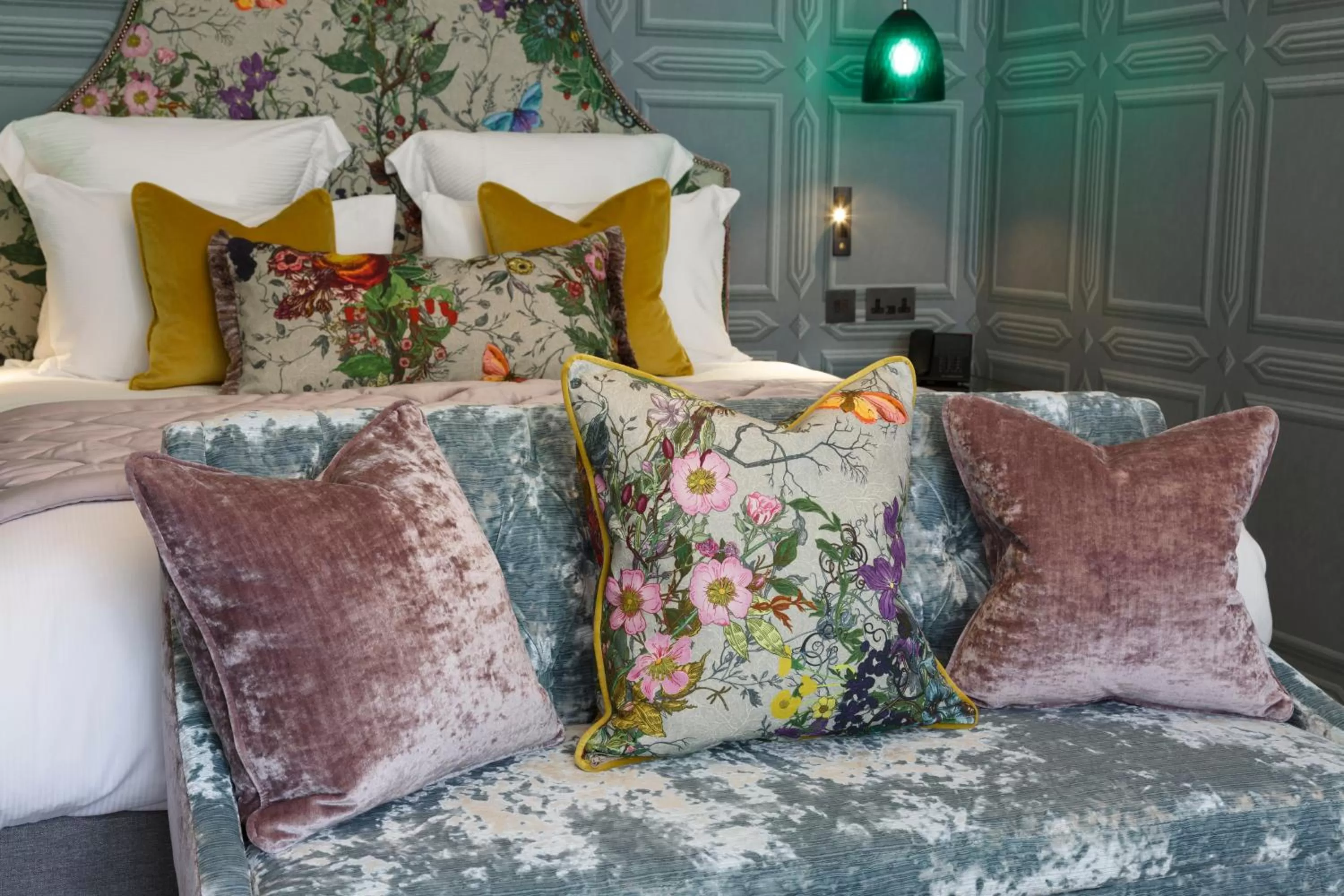 Bed in Gonville Hotel