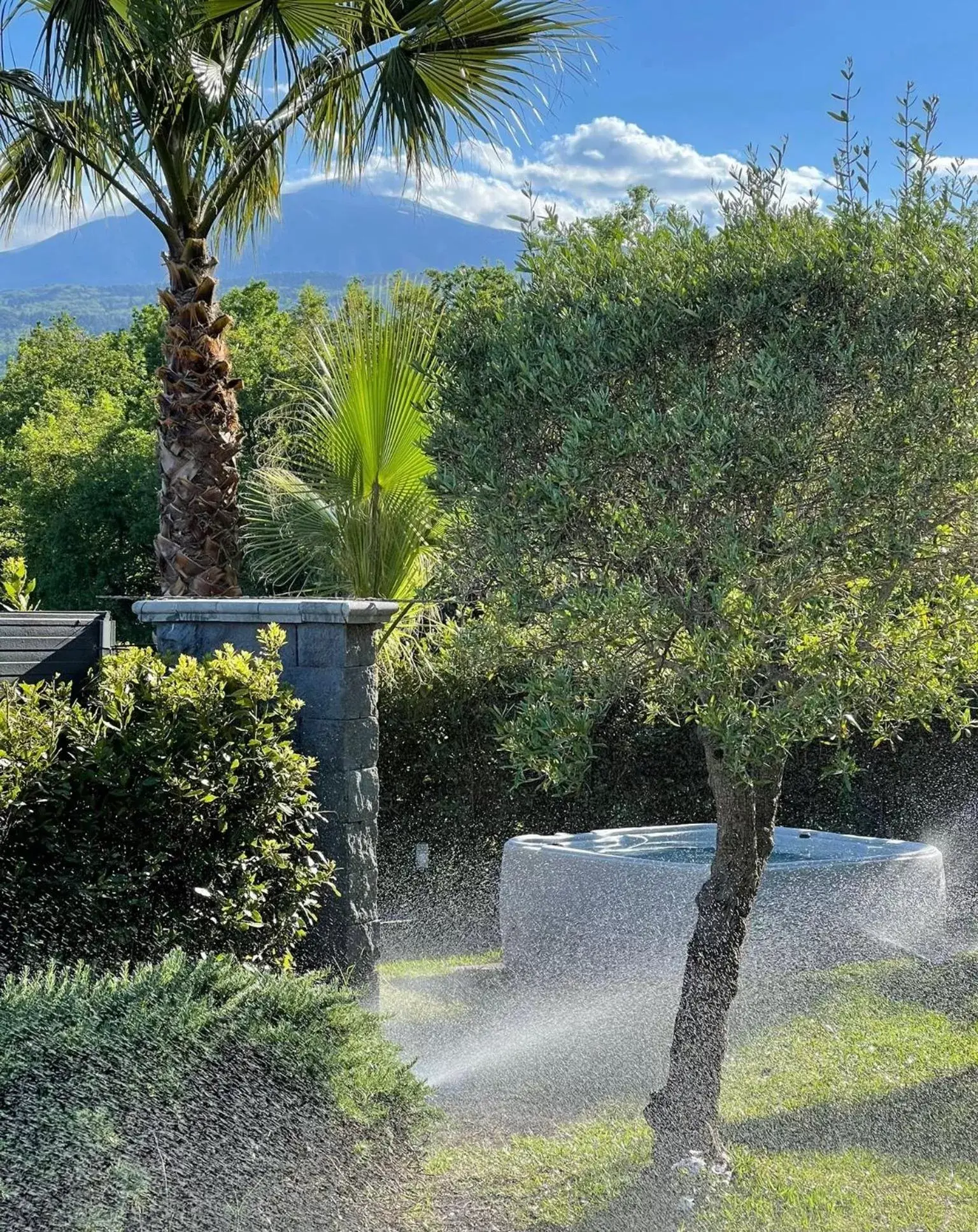 Hot Tub, Garden in Mareneve Resort