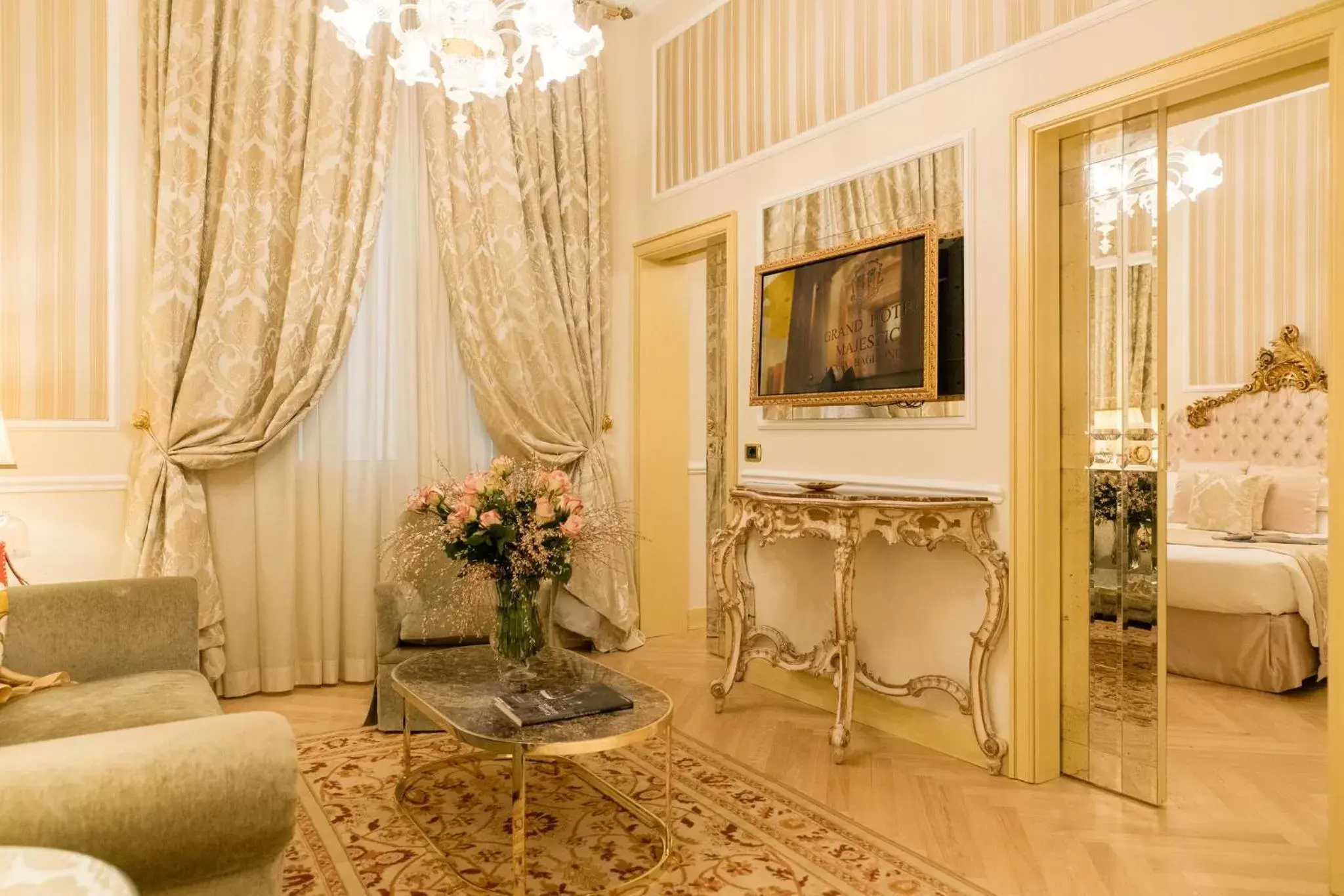 Photo of the whole room, Seating Area in Grand Hotel Majestic gia' Baglioni