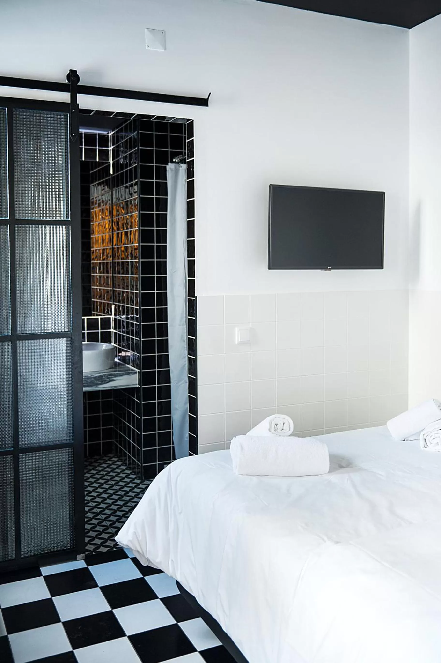 Bed in Lemon Tree Stay