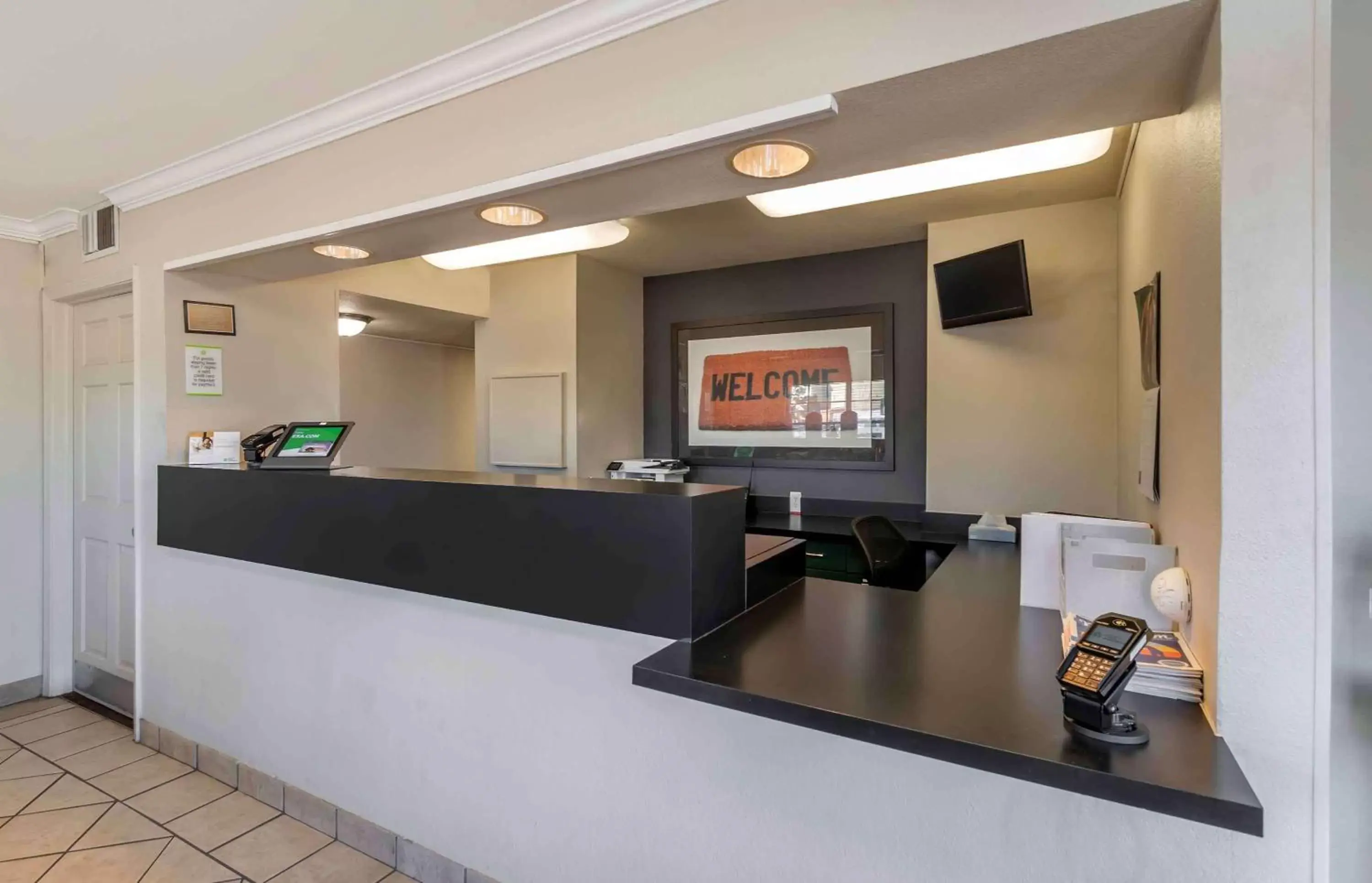 Lobby or reception in Extended Stay America Suites - Kansas City - Shawnee Mission Lobby or reception in Extended Stay America Suites - Kansas City - Shawnee Mission