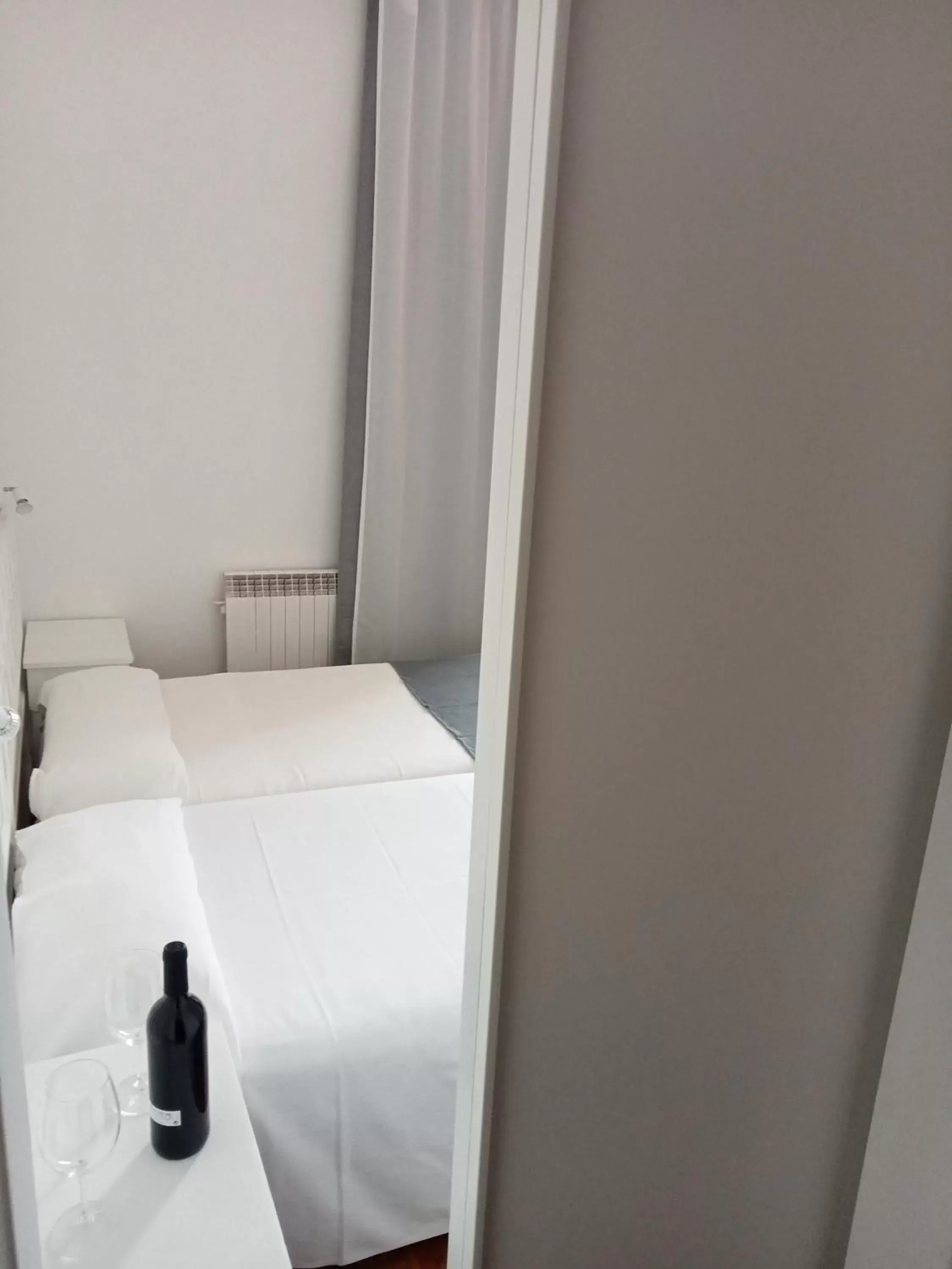 Bedroom, Bathroom in Portal De La Rioja