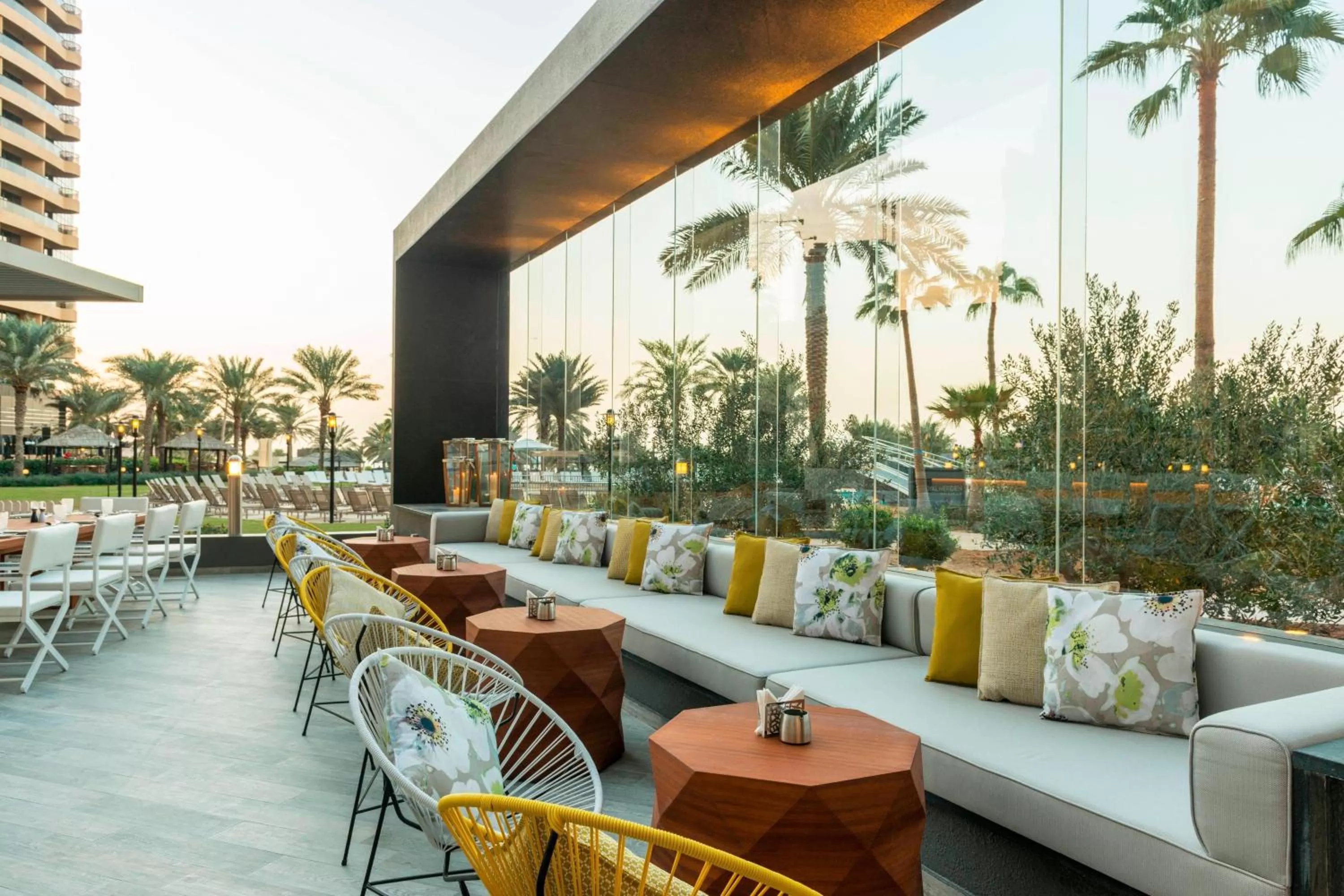 Lounge or bar in Le Royal Meridien Beach Resort & Spa Dubai