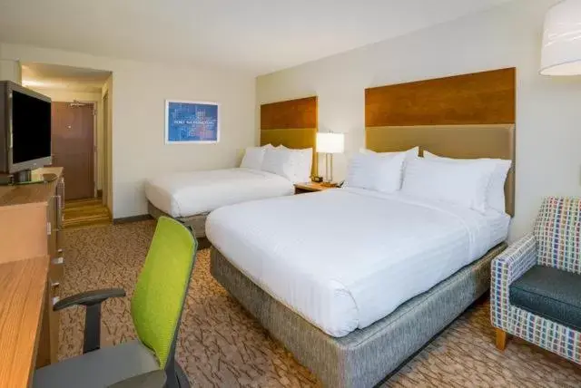 Bed in Holiday Inn Express & Suites Ft. Washington - Philadelphia, an IHG Hotel