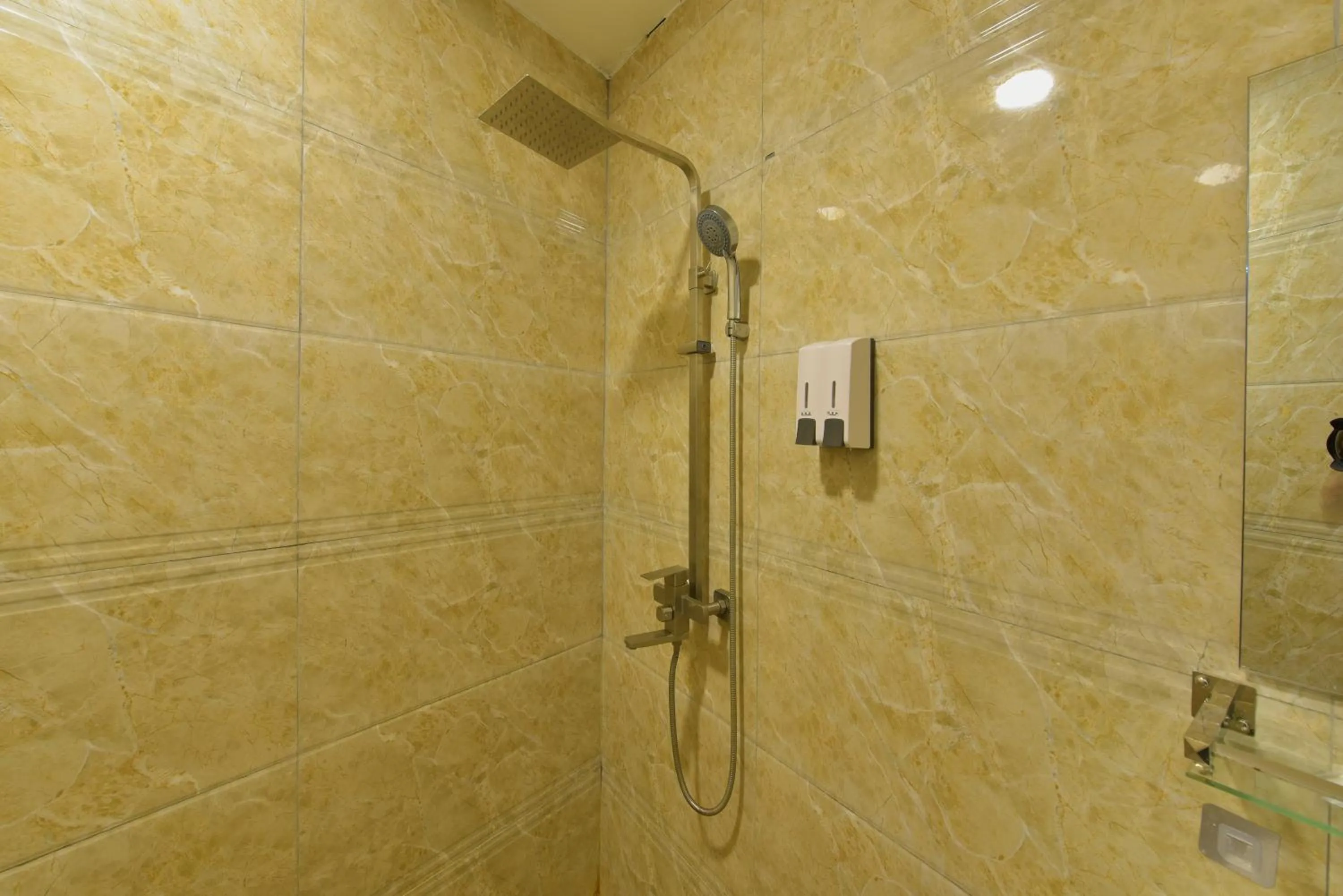 Bathroom in Townhouse OAK Hotel Holmes Johor Jaya