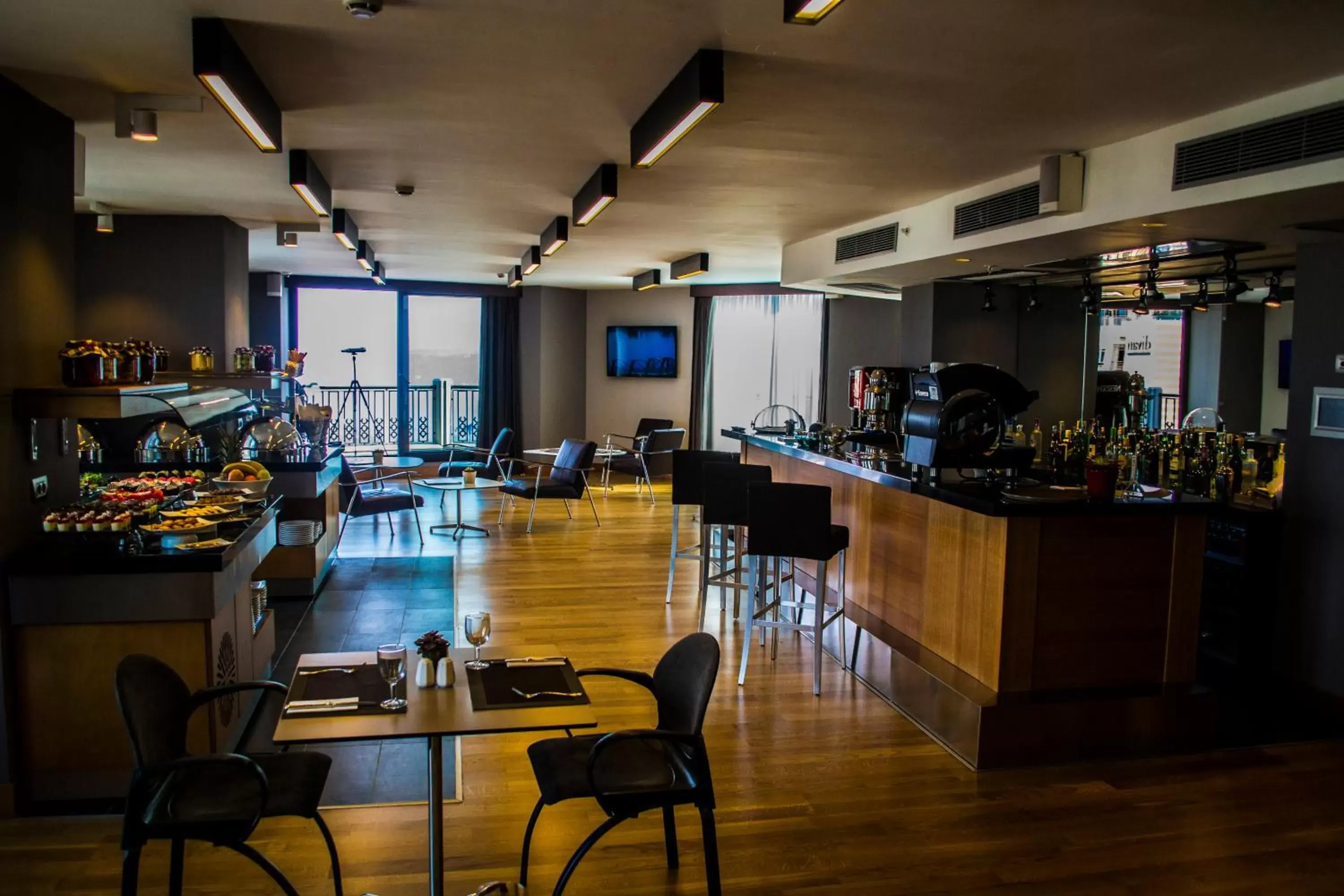 Lounge or bar, Restaurant/Places to Eat in Point Hotel Taksim