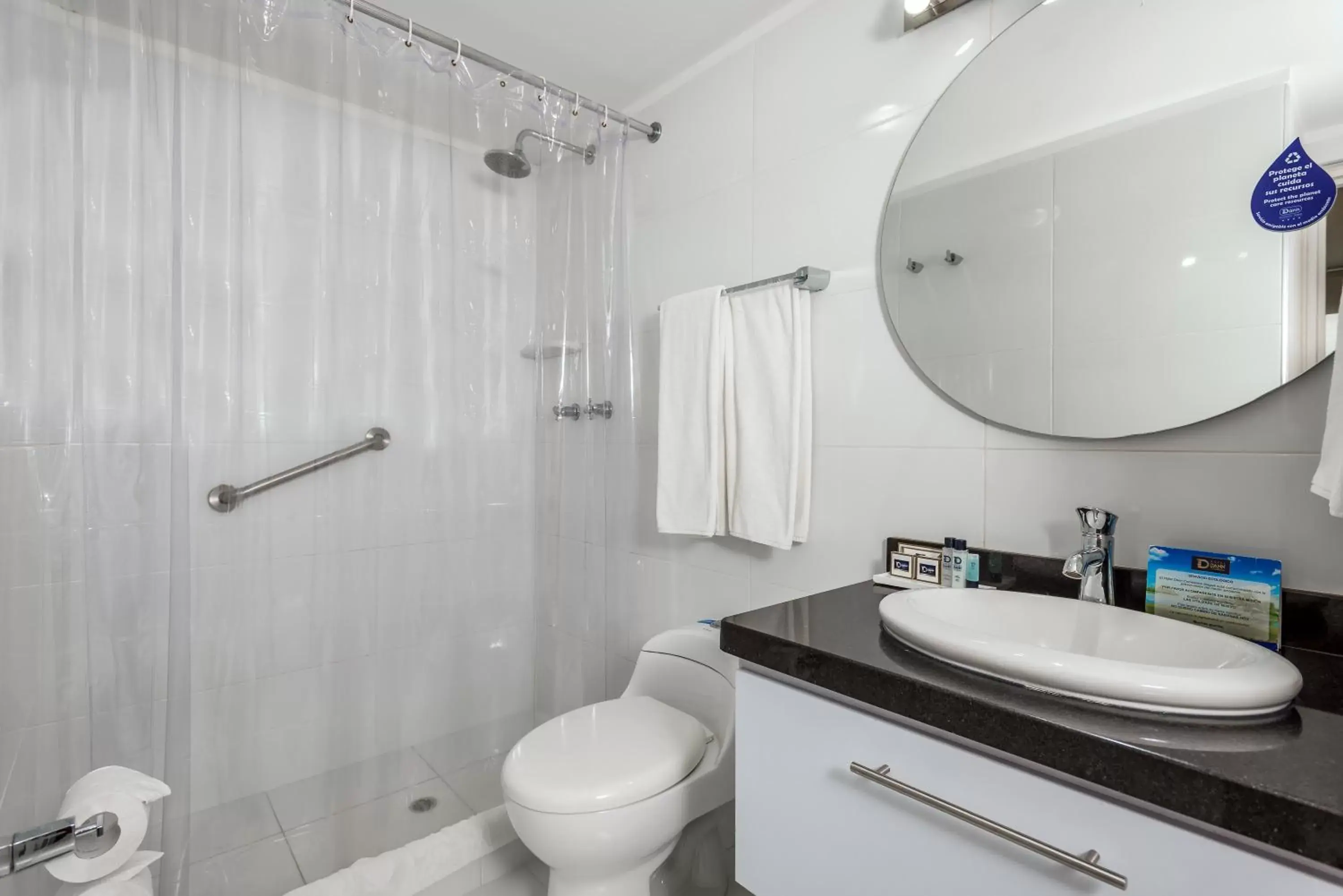 Bedroom in Hotel Dann Combeima Bedroom in Hotel Dann Combeima