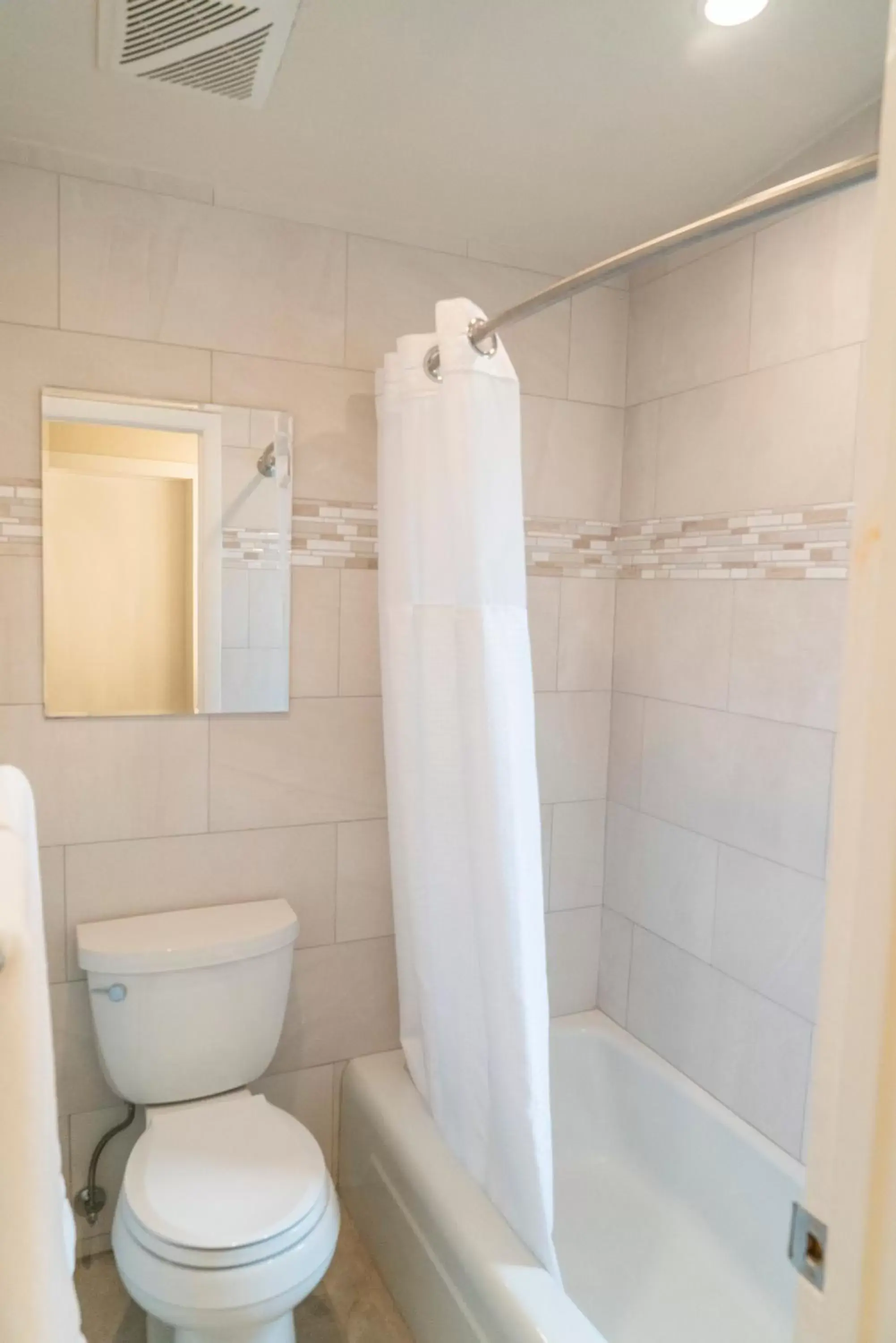 Shower, Bathroom in Aspenalt Lodge