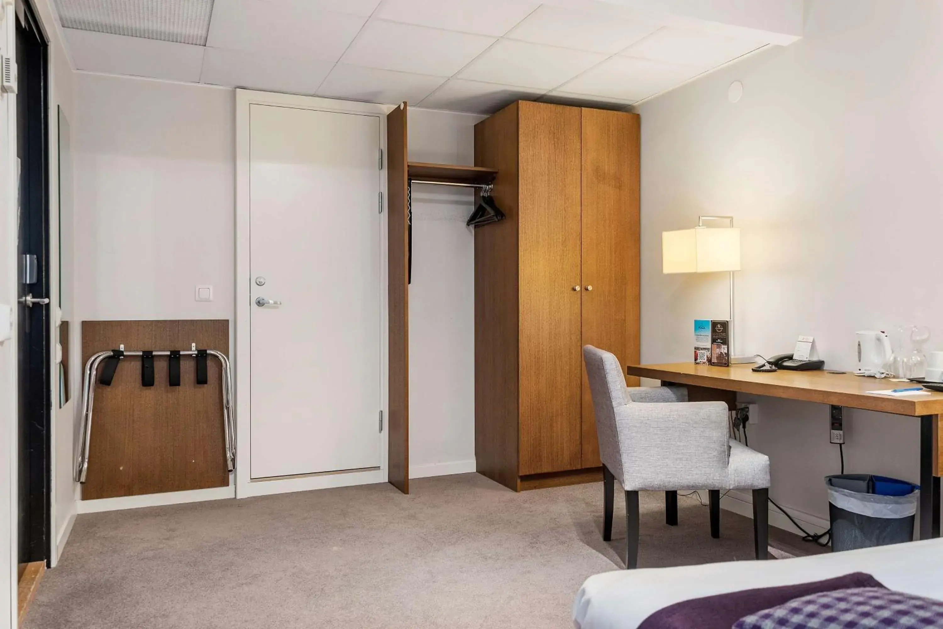 Bedroom, Kitchen/Kitchenette in Best Western Plus Hotel Plaza