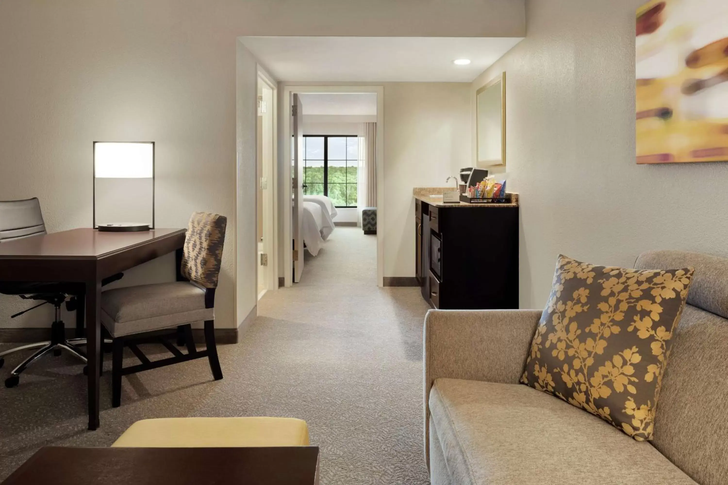 Bedroom, Seating Area in Embassy Suites by Hilton Atlanta Alpharetta