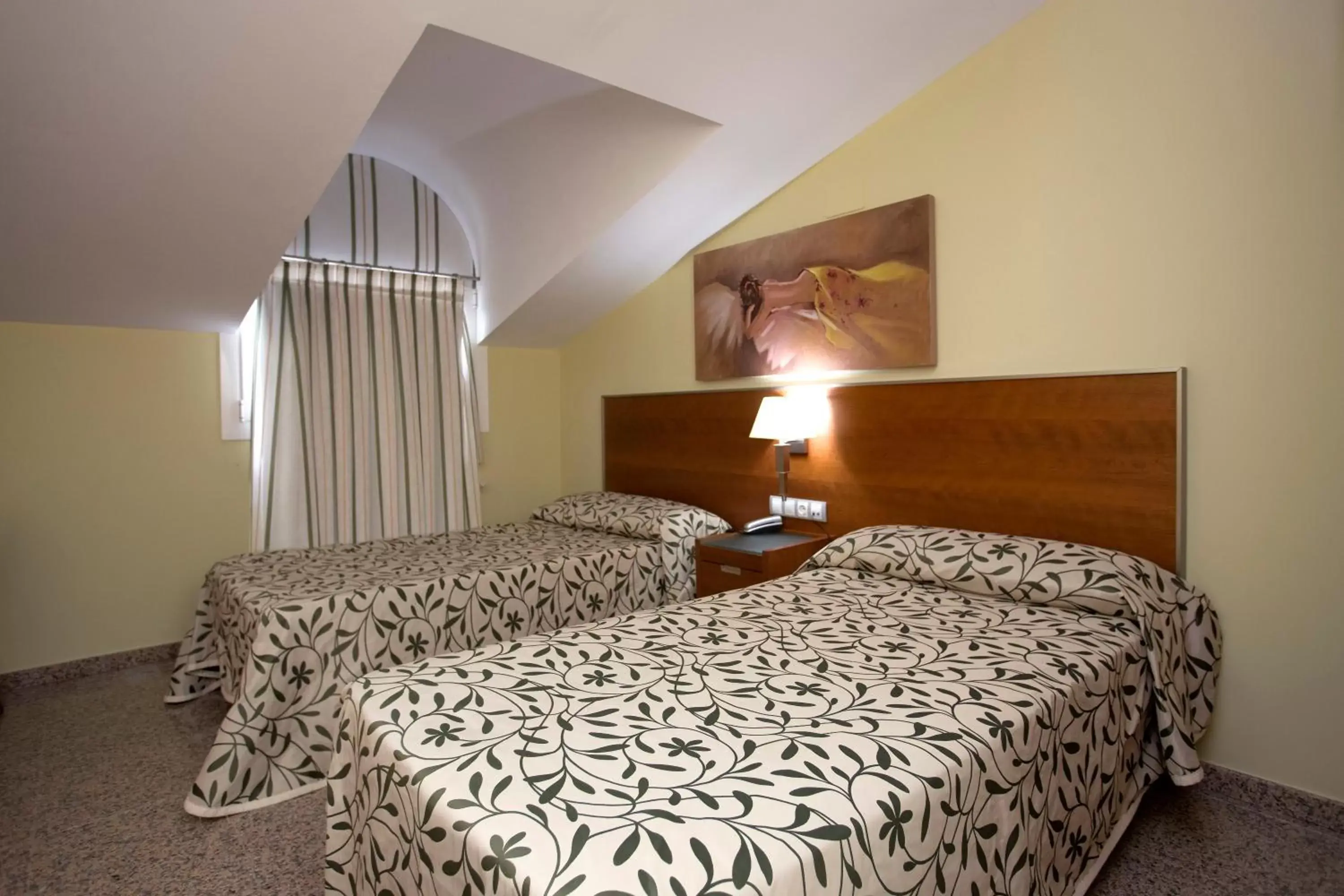 Day, Bed in Hotel Marivella