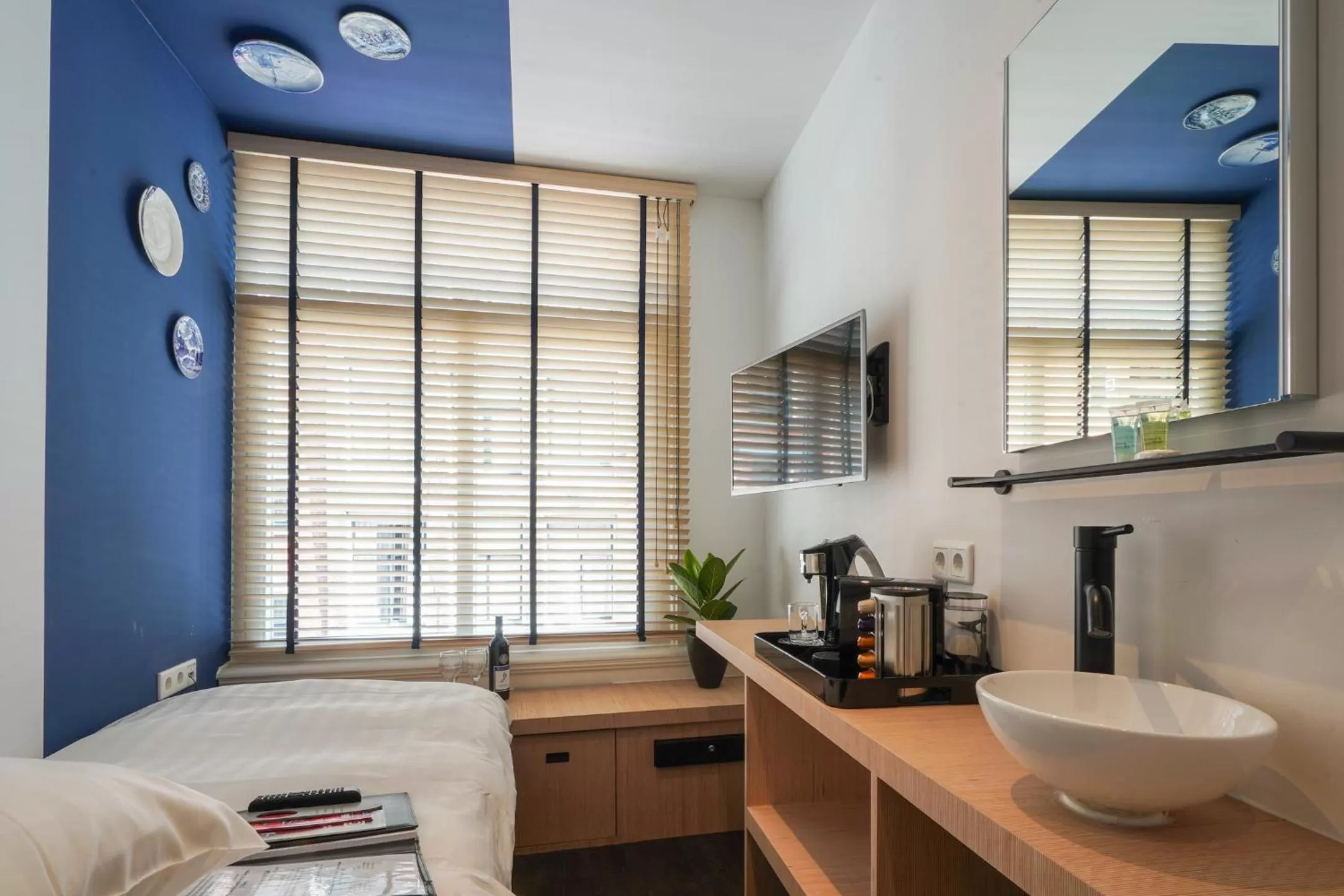 Photo of the whole room, Bathroom in Amistad hotel