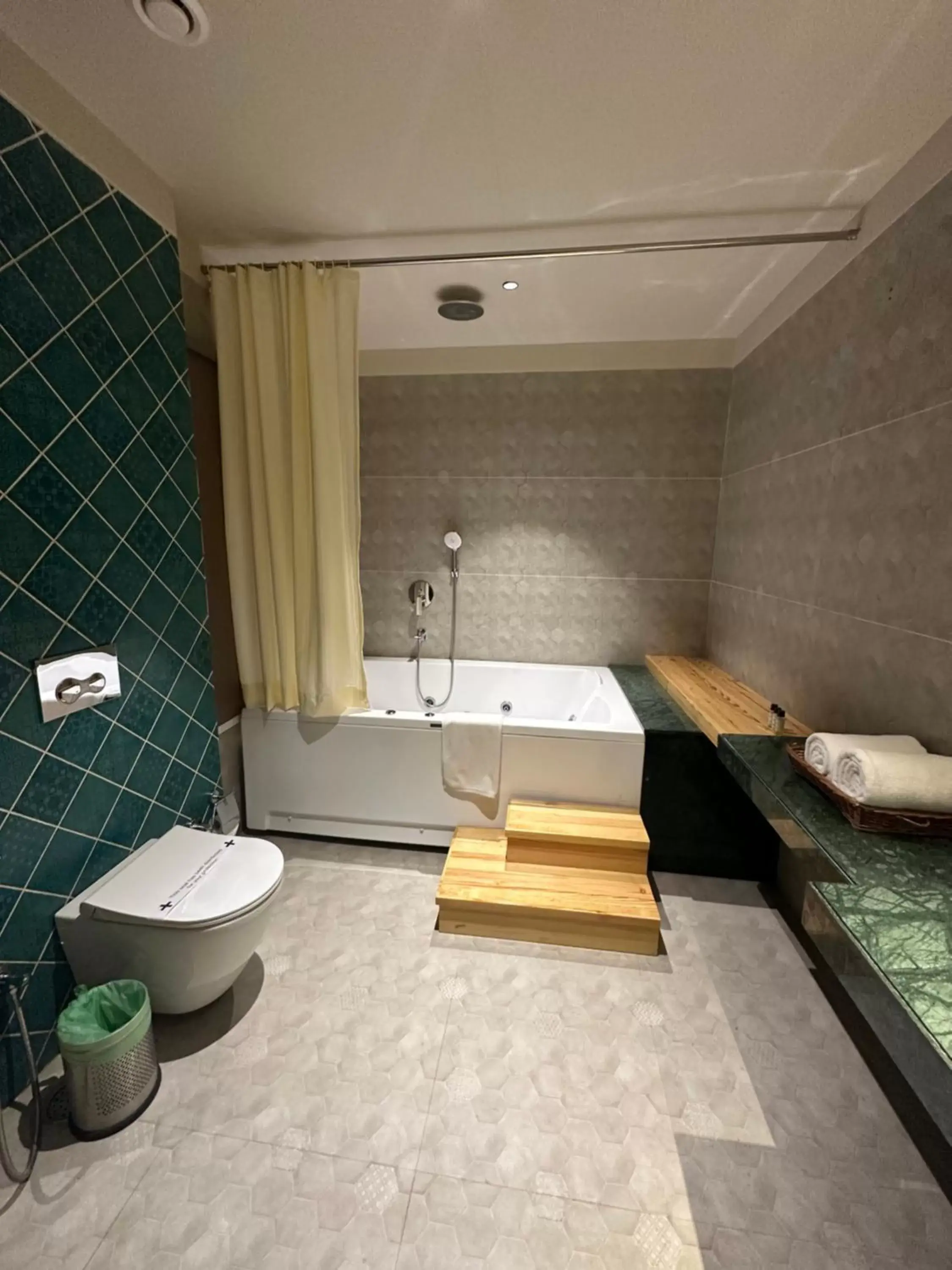 Bathroom in Hotel Bawa Udaipur Bathroom in Hotel Bawa Udaipur