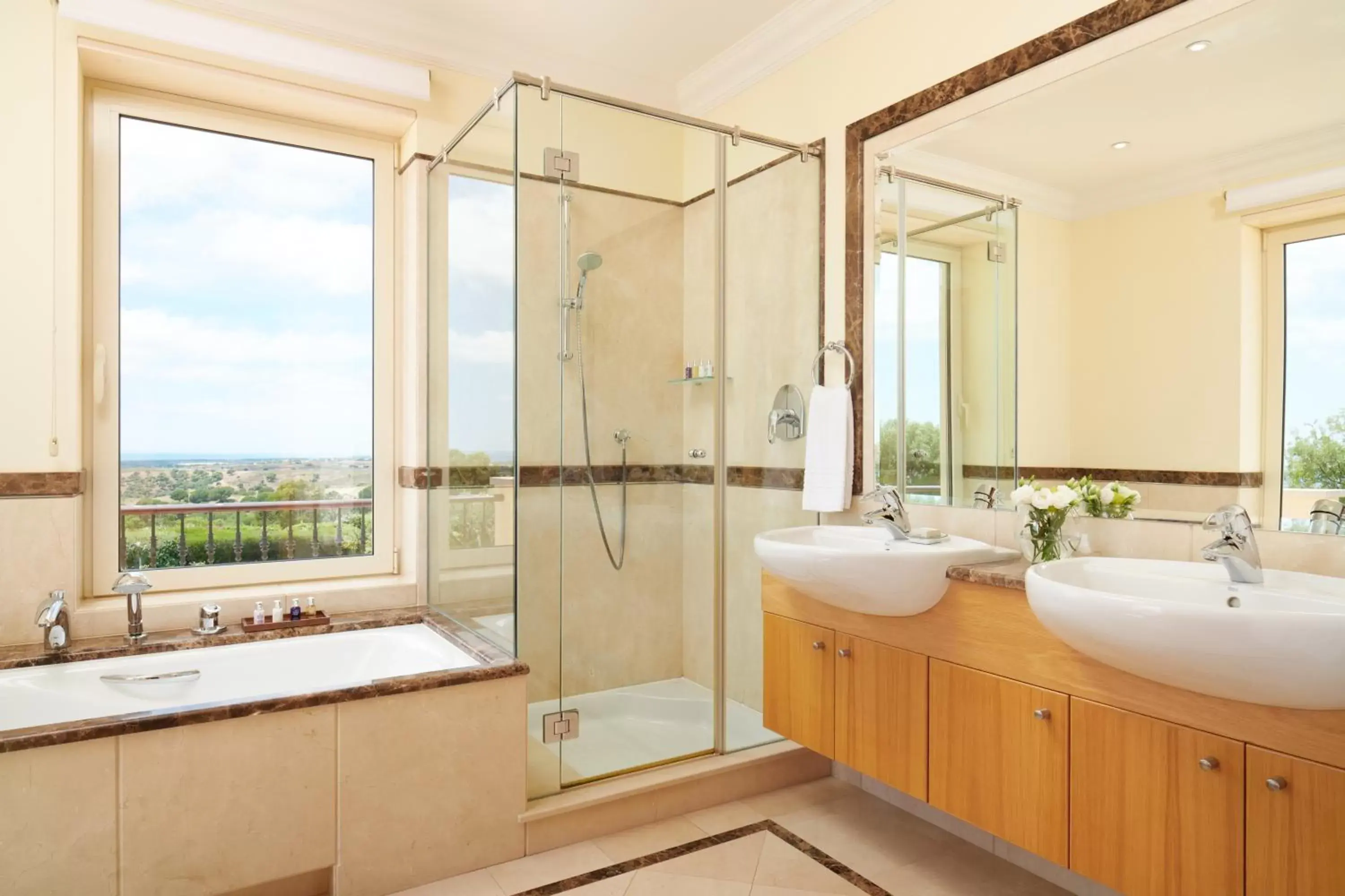 Shower, Bathroom in Monte Rei Golf & Country Club