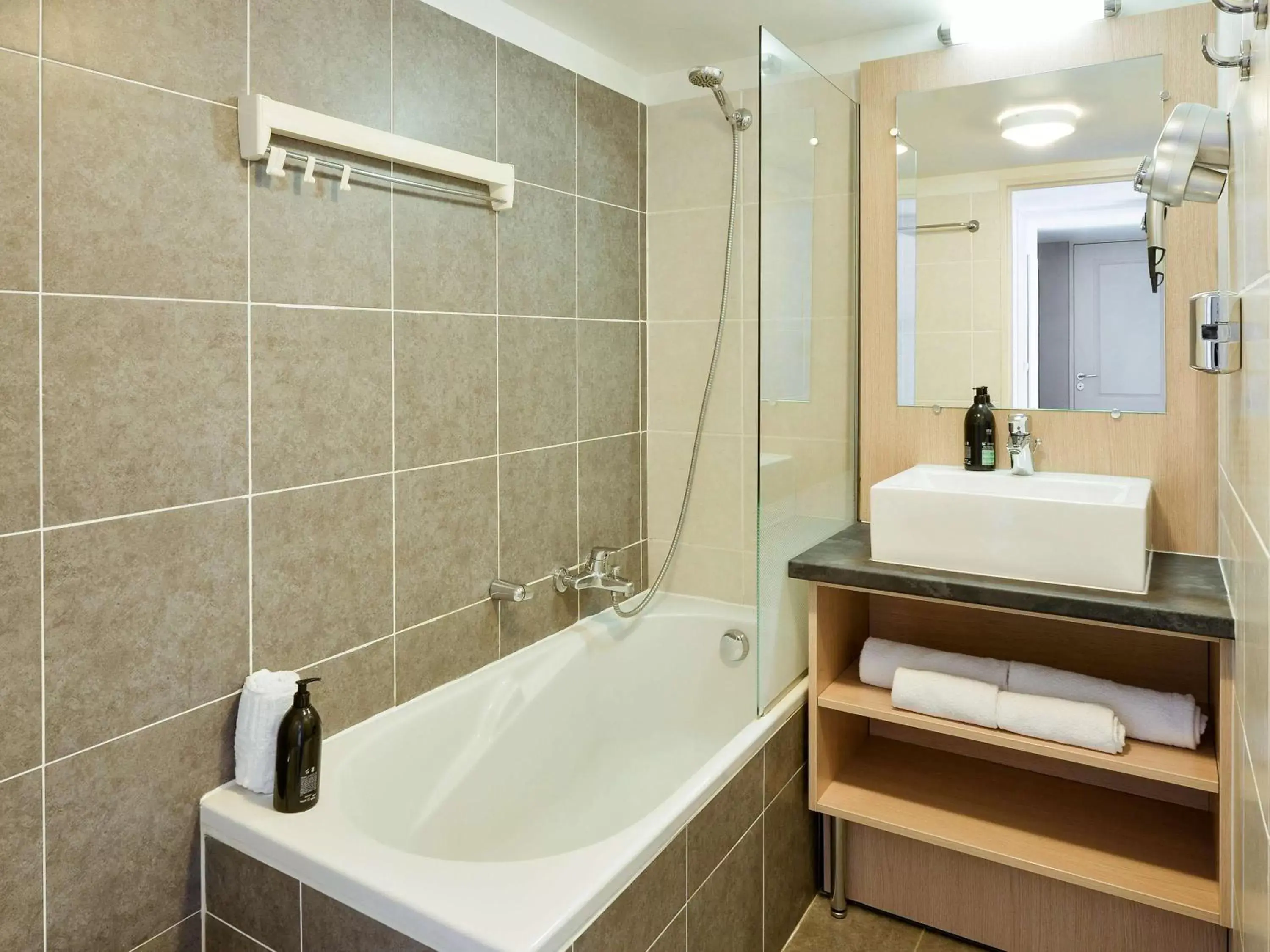 Photo of the whole room, Bathroom in Aparthotel Adagio Monaco Monte Cristo