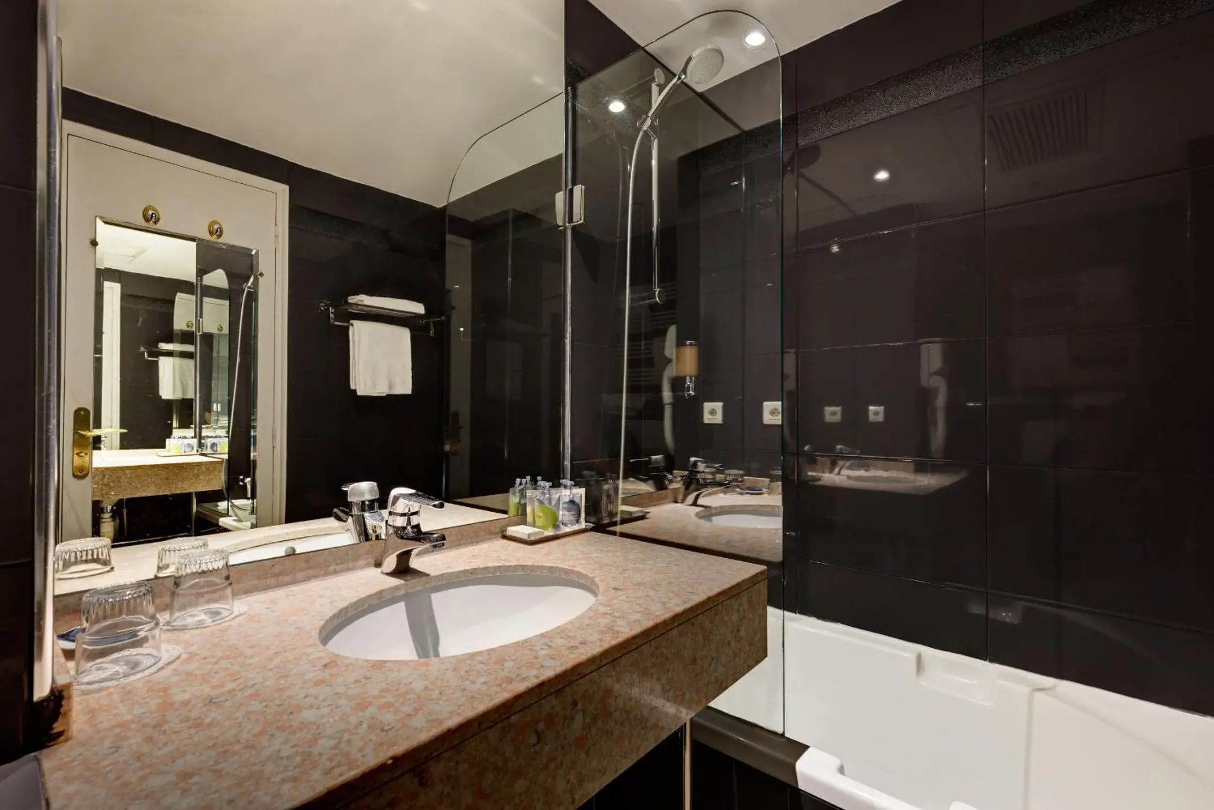 Shower, Bathroom in Hotel Louvre Sainte Anne