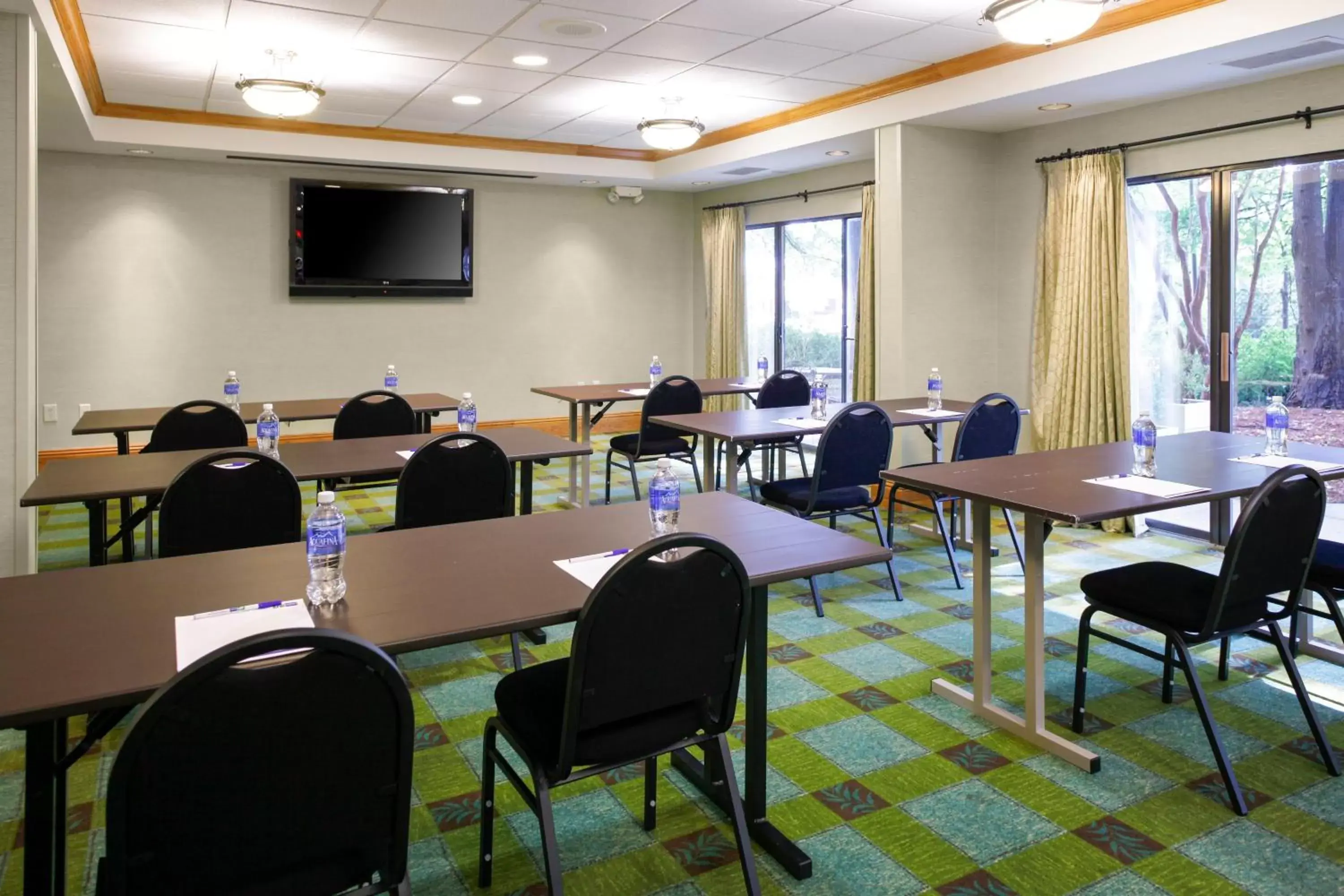 Meeting/conference room in Holiday Inn Express Hotel & Suites Atlanta Buckhead, an IHG Hotel