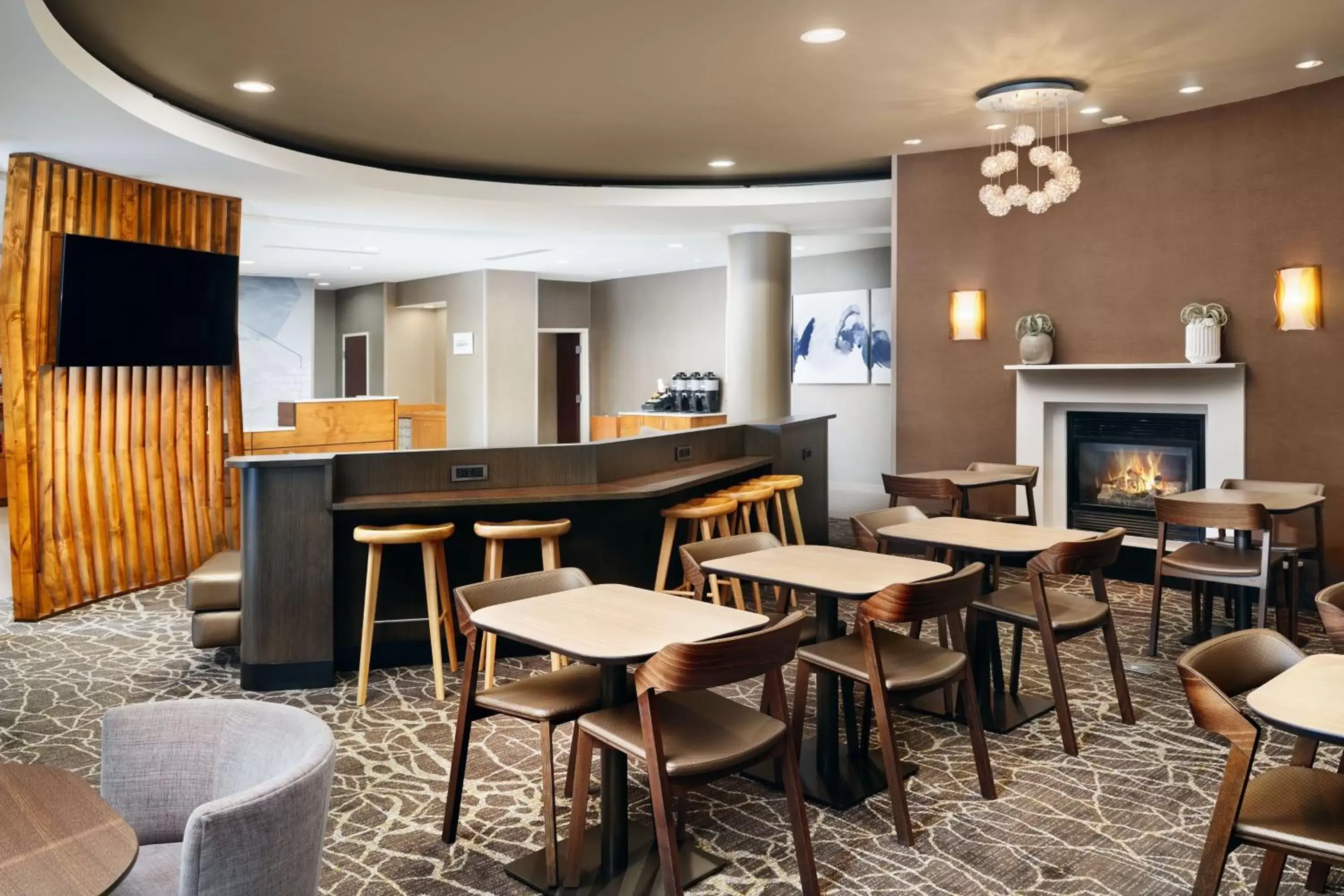 Breakfast, Lounge/Bar in SpringHill Suites Boulder Longmont