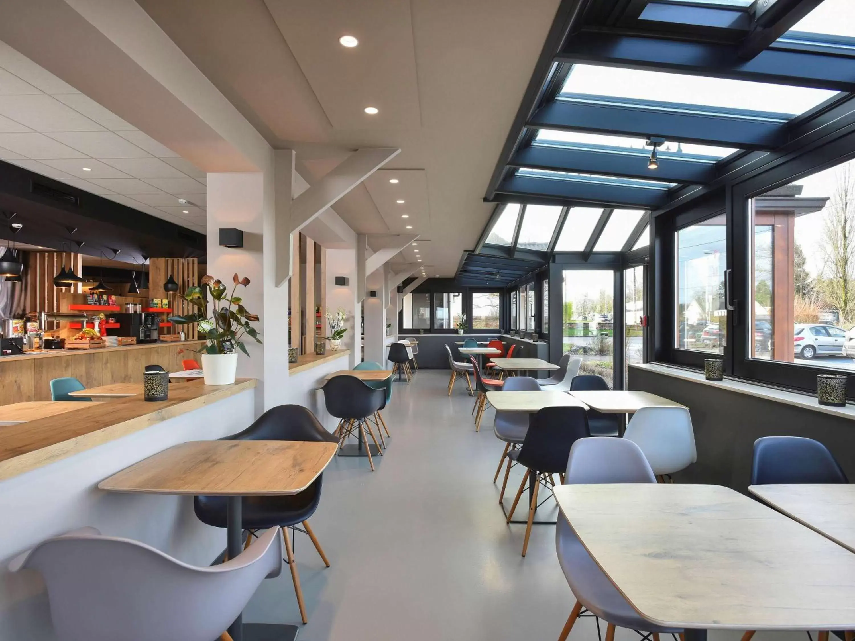Restaurant/places to eat, Lounge/Bar in ibis Charleroi Airport Brussels South