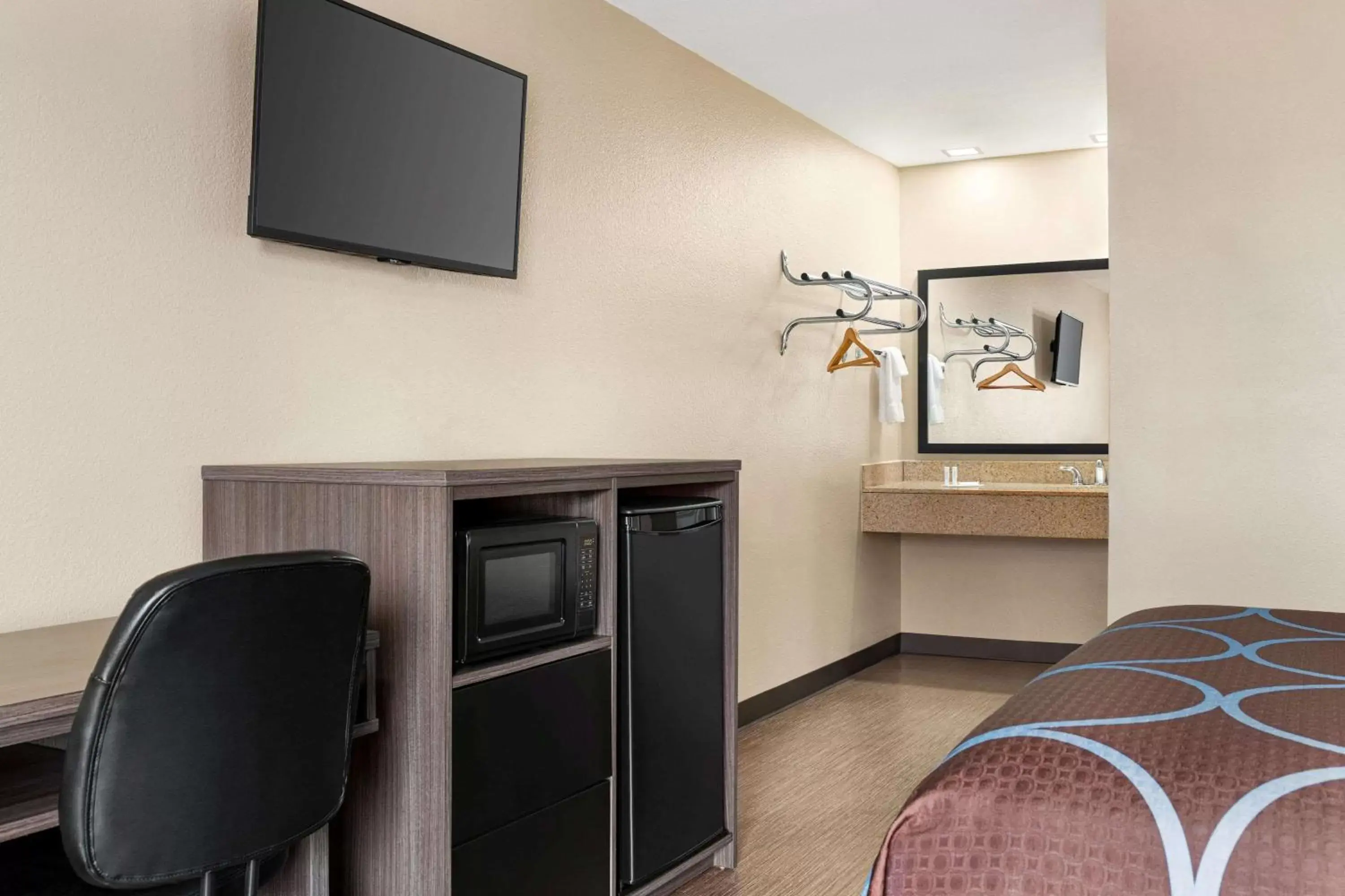 Bedroom, Bed in Super 8 by Wyndham Foley Bedroom, Bed in Super 8 by Wyndham Foley