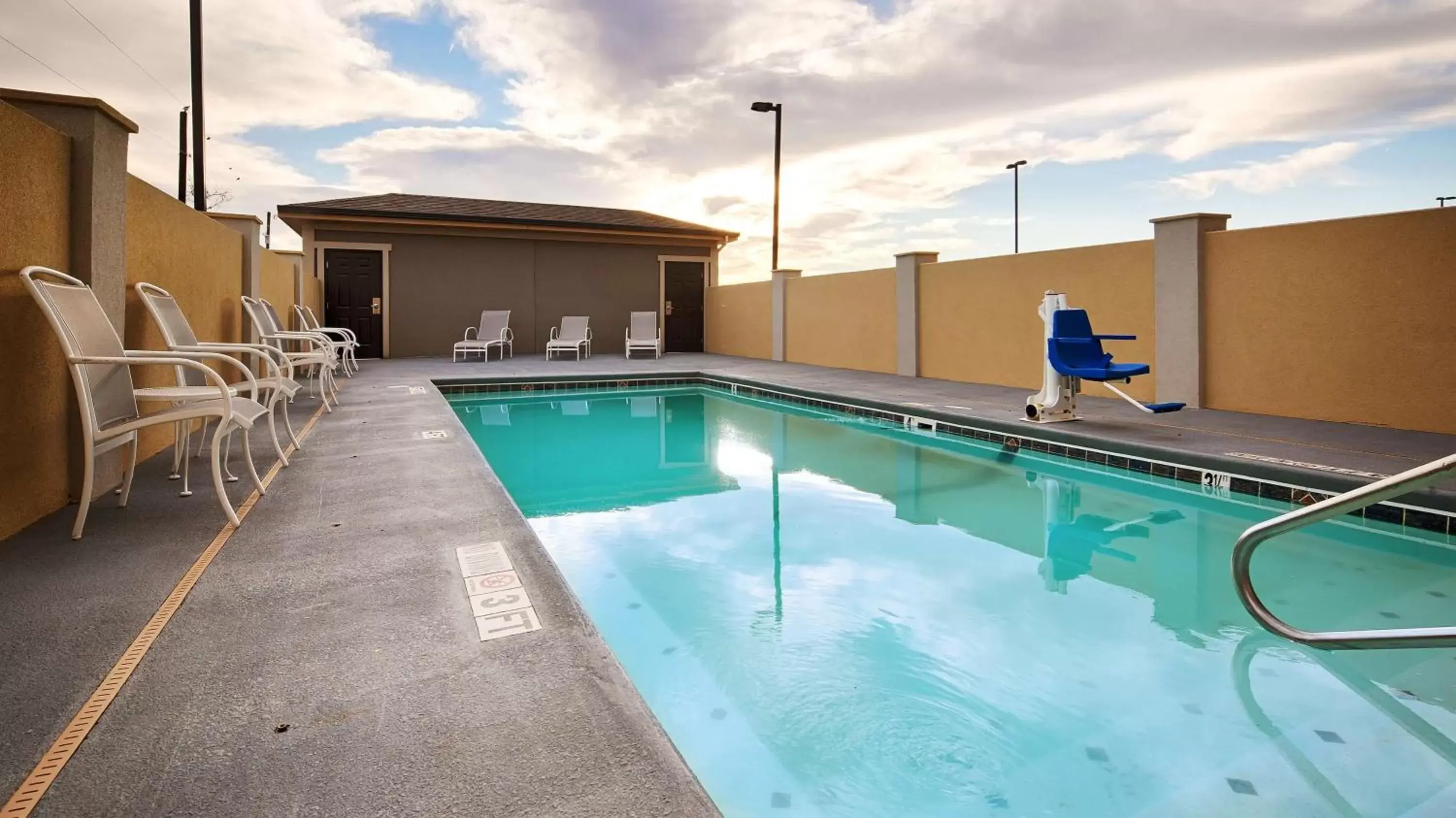 On site, Swimming Pool in Best Western Plus Lonestar Inn & Suites