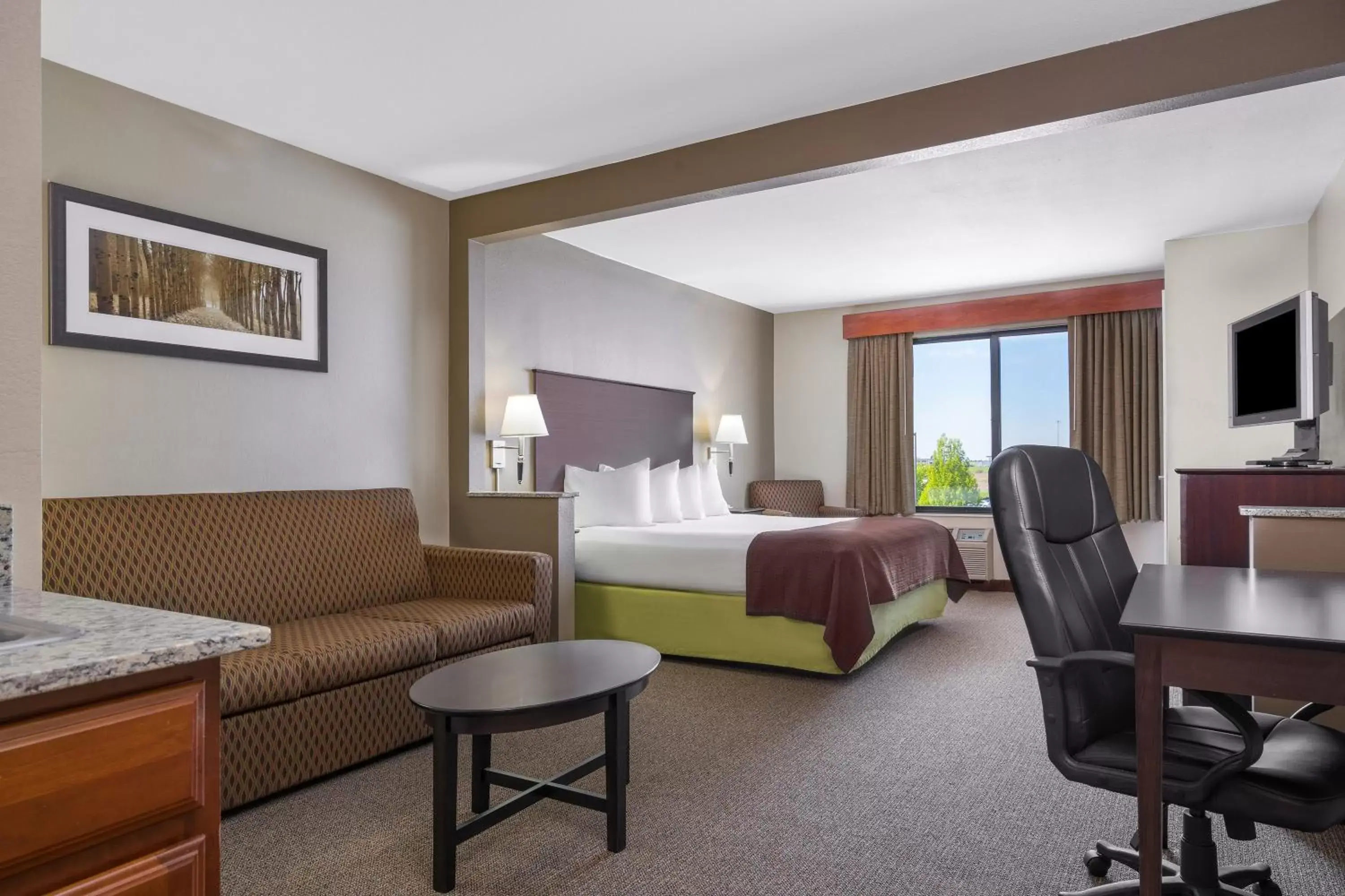 Photo of the whole room, Bed in AmericInn by Wyndham Rochester