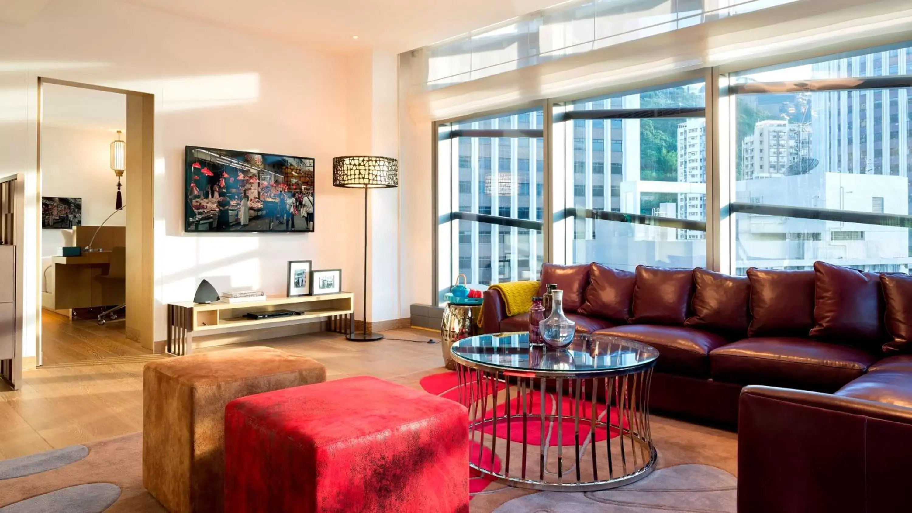 Photo of the whole room, Seating Area in Hotel Indigo Hong Kong Island, an IHG Hotel