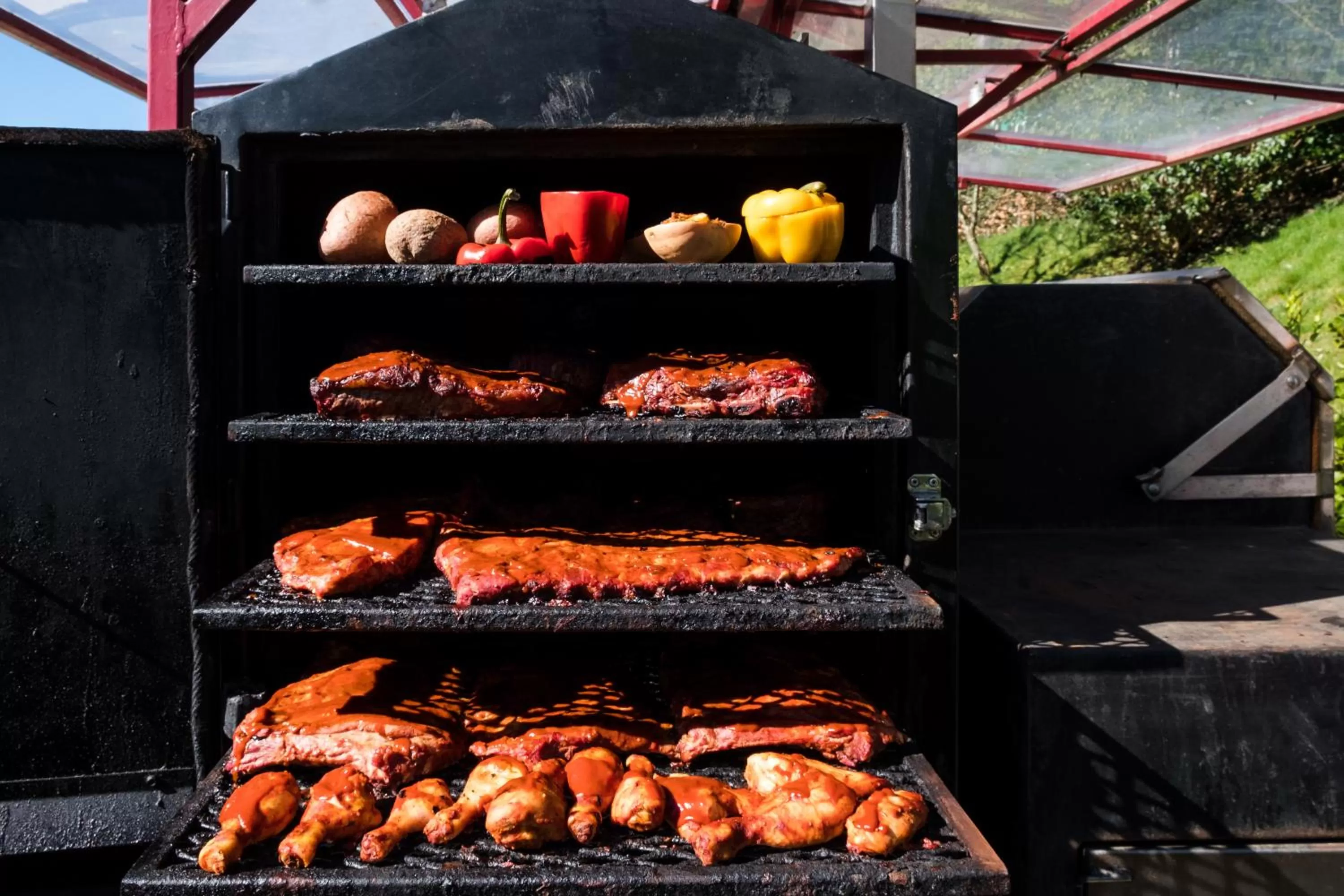 Food and drinks in The Lodge at Woodenbridge