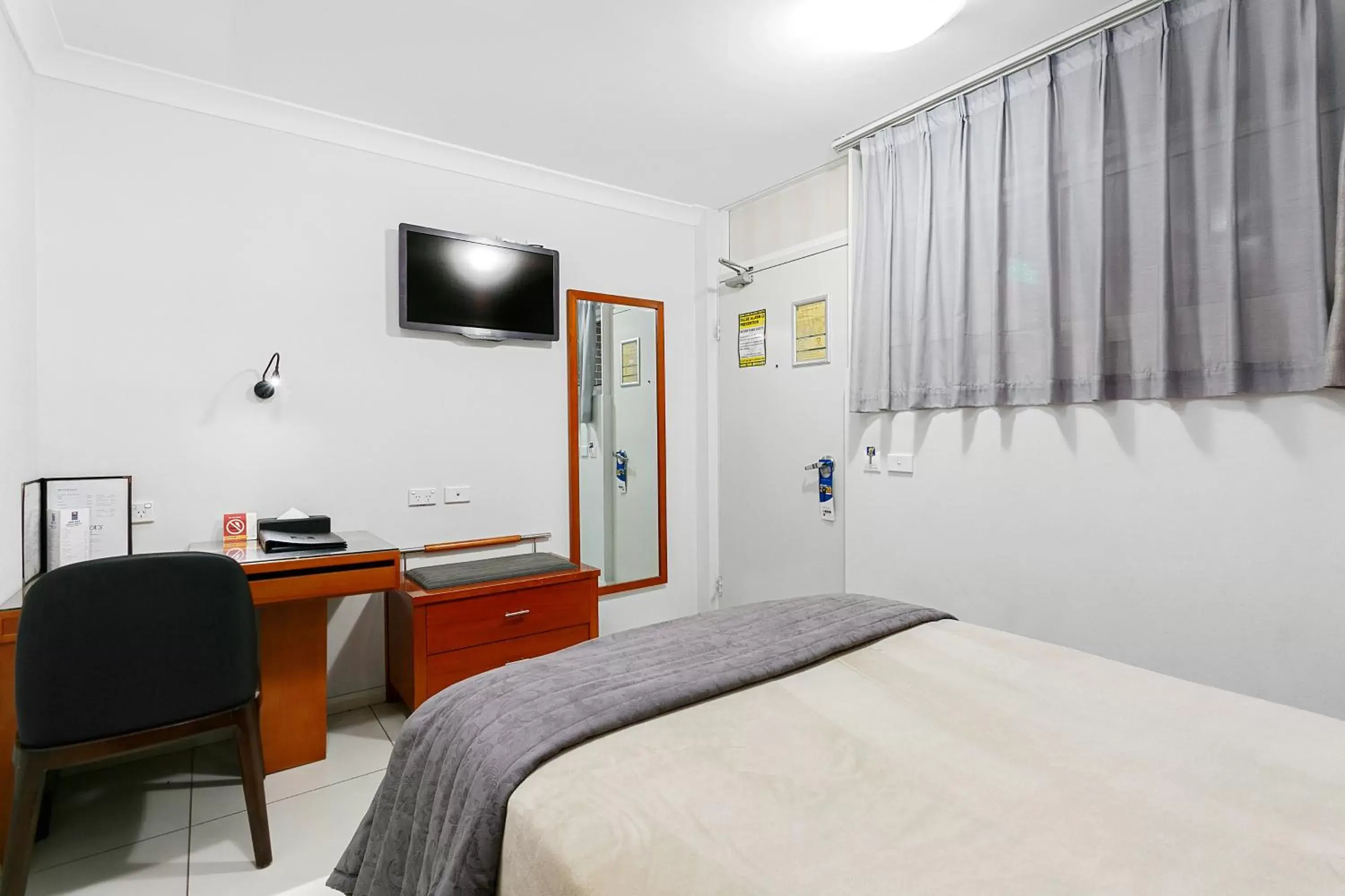 Bed in Comfort Inn & Suites Burwood