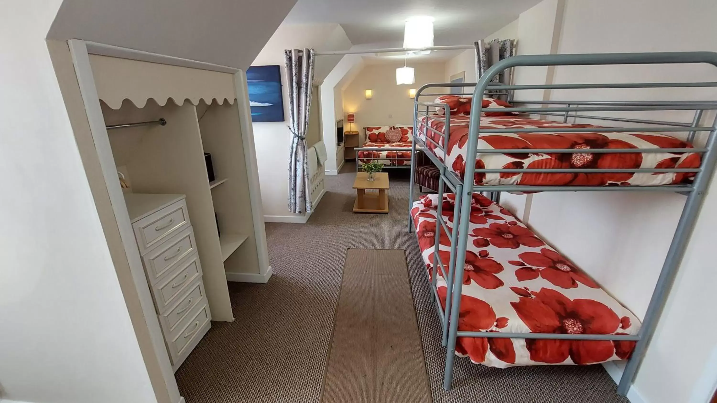 Bedroom, Bunk Bed in Tennyson Lodge