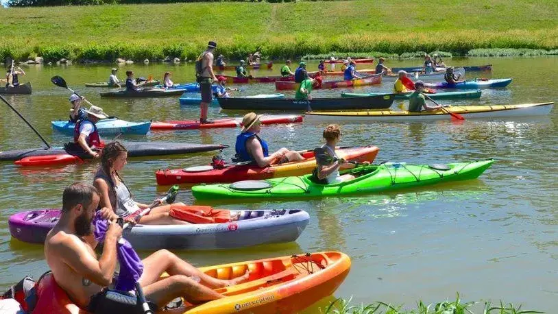 Canoeing in Comfort Suites Troy-I75