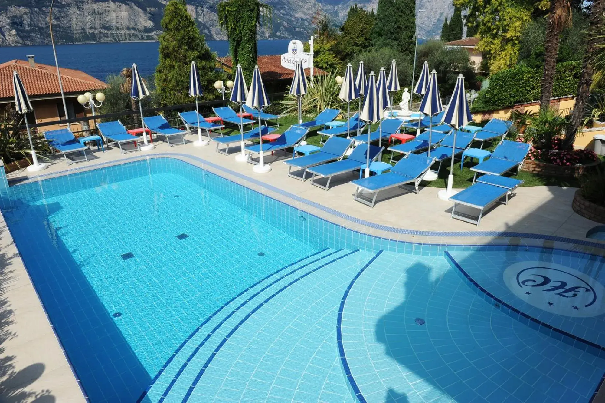 Garden, Swimming Pool in Hotel Cristallo