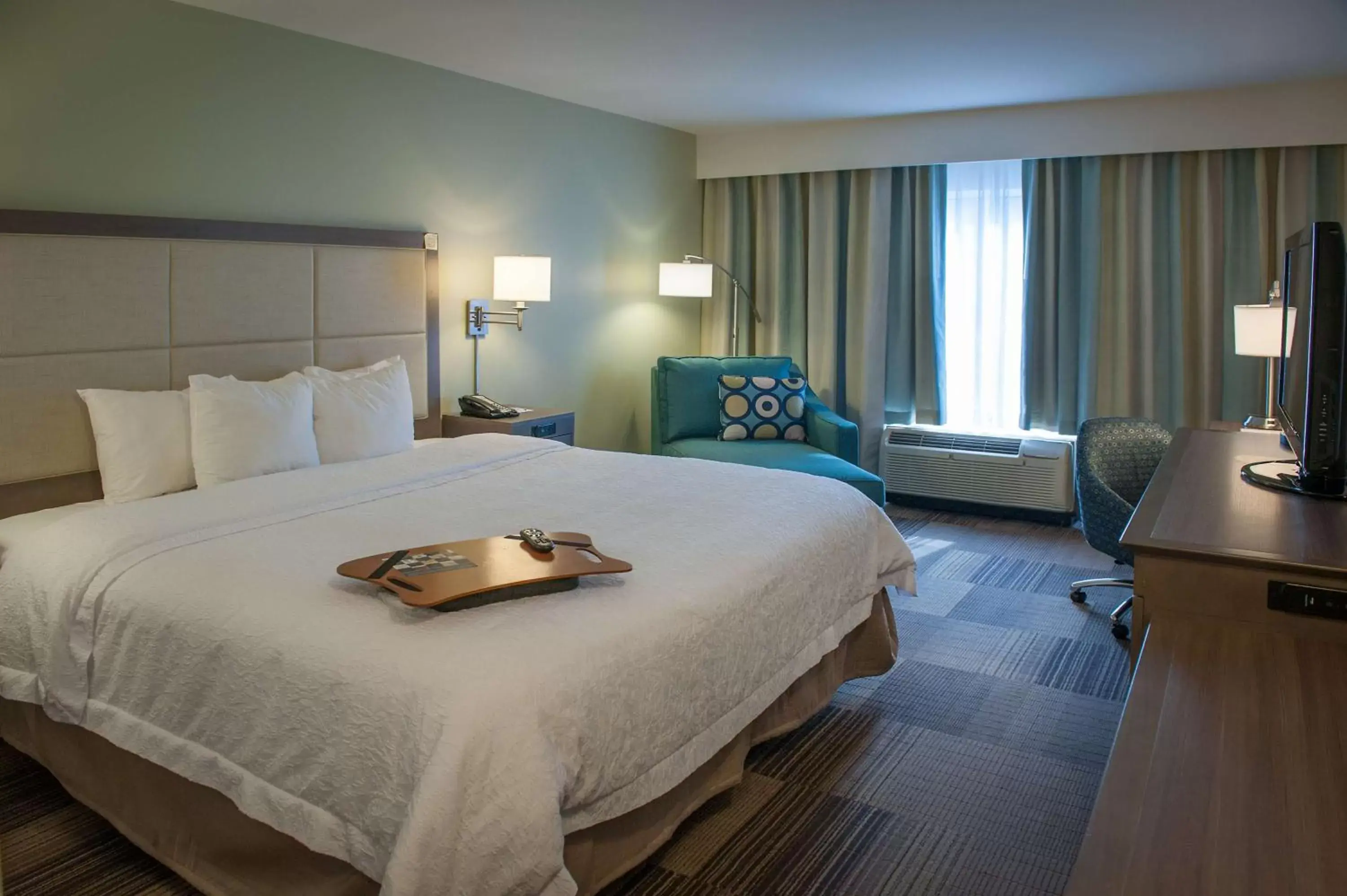 Bed in Hampton Inn & Suites New Orleans/Elmwood