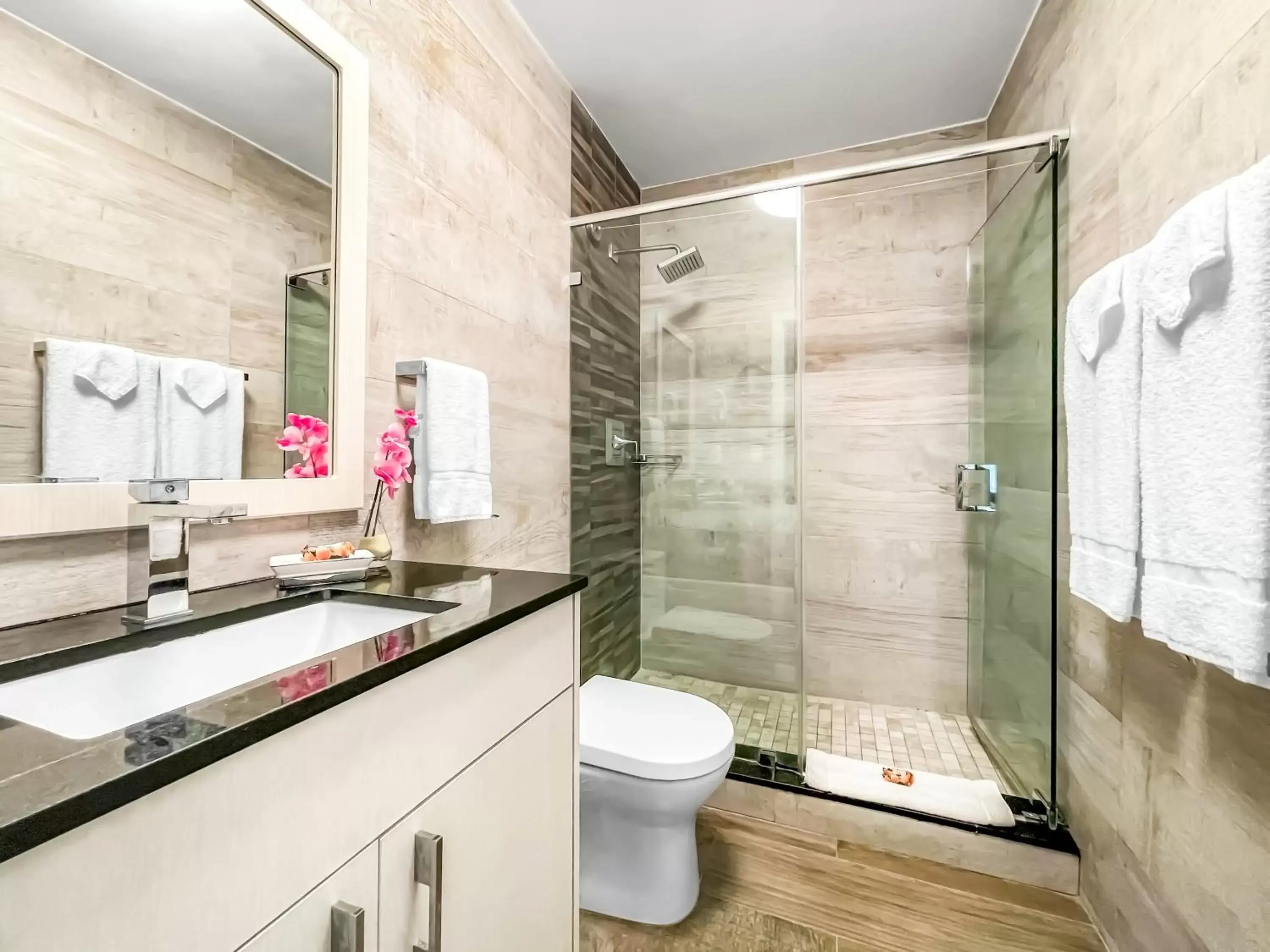 Shower, Bathroom in Casa Pellegrino Boutique Hotel