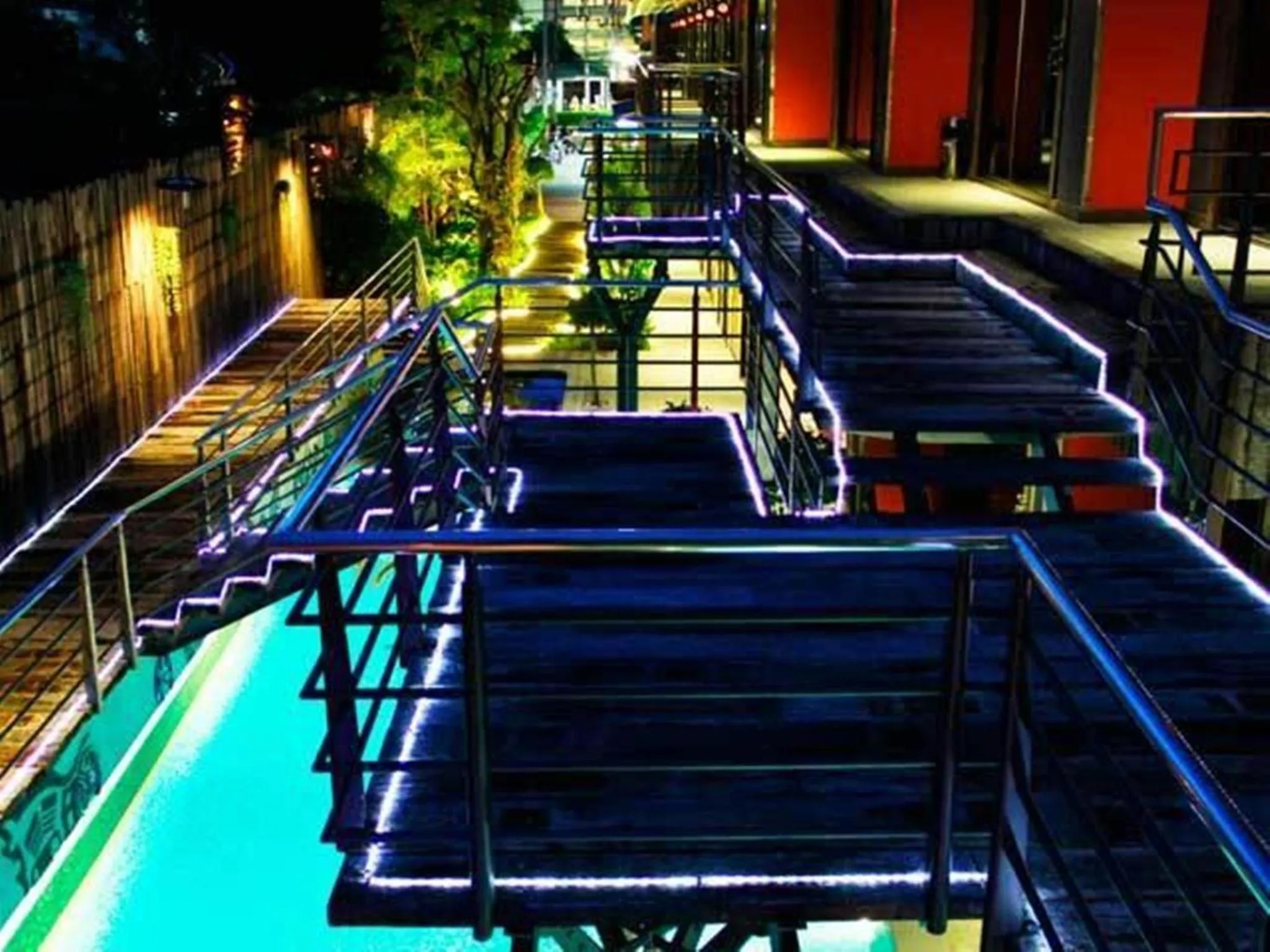 Decorative detail in Nicky's Handlebar