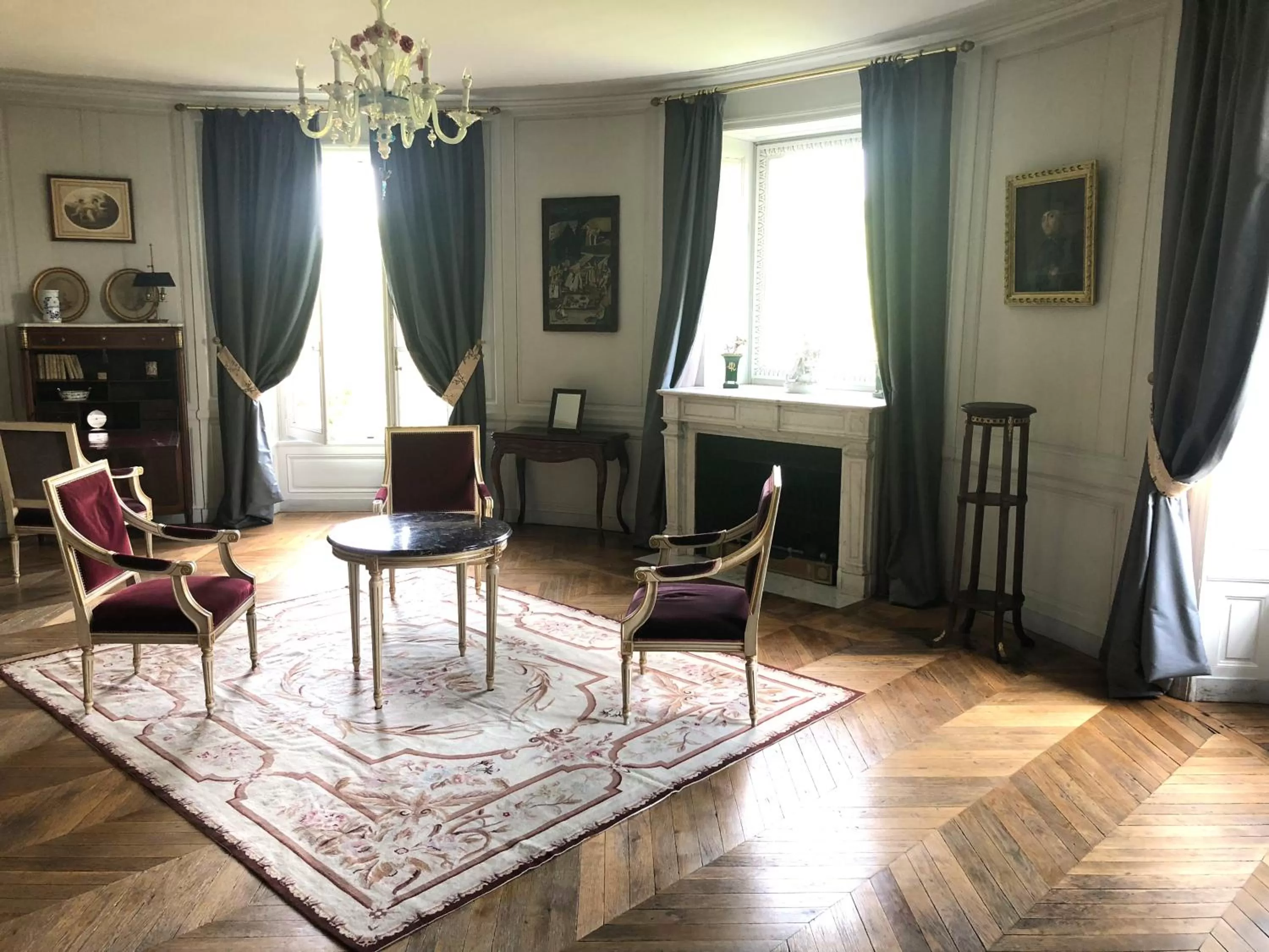 Photo of the whole room in Castel Saint-Léonard