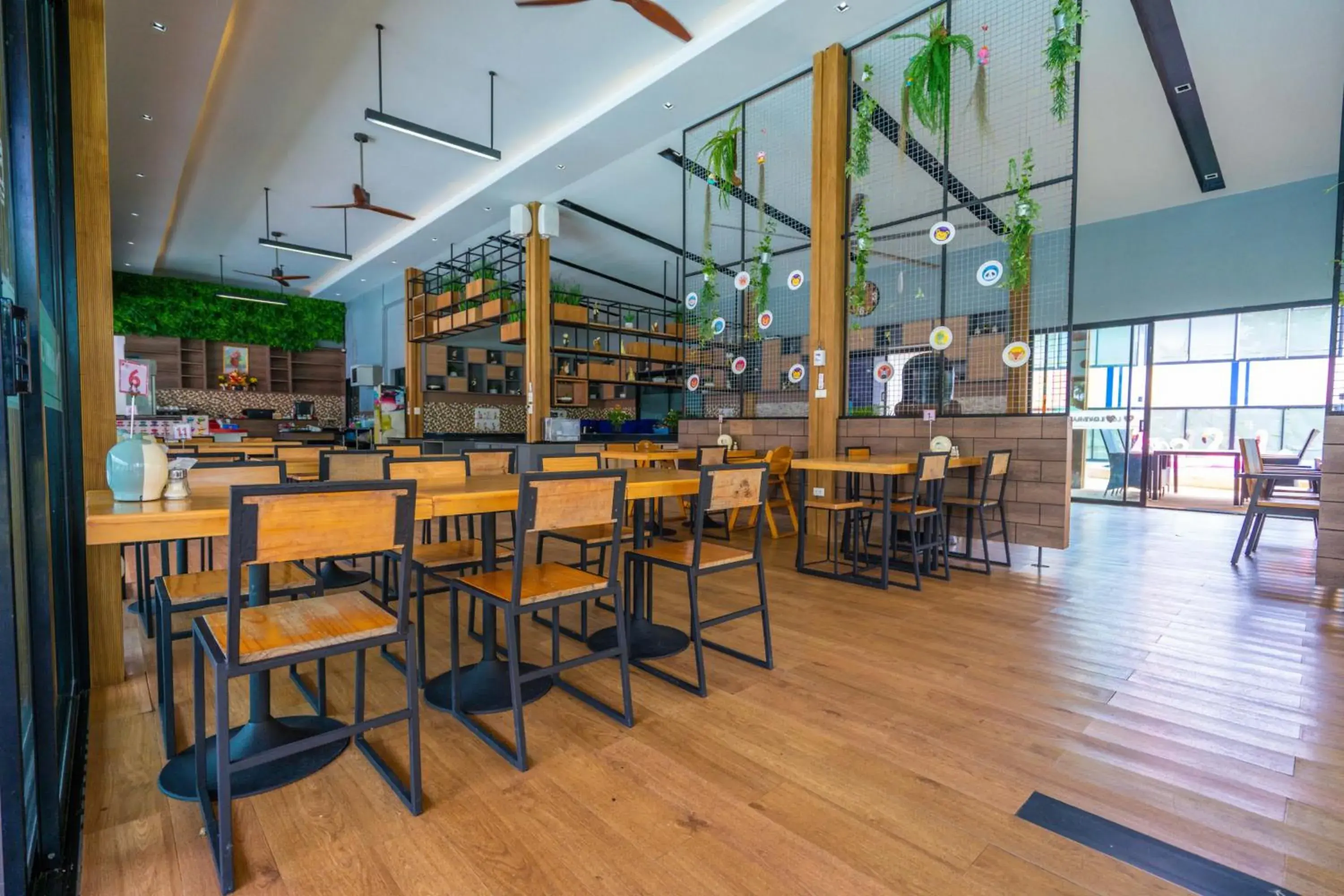 Restaurant/places to eat in Rawayana West Villas & Kids Park Restaurant/places to eat in Rawayana West Villas & Kids Park