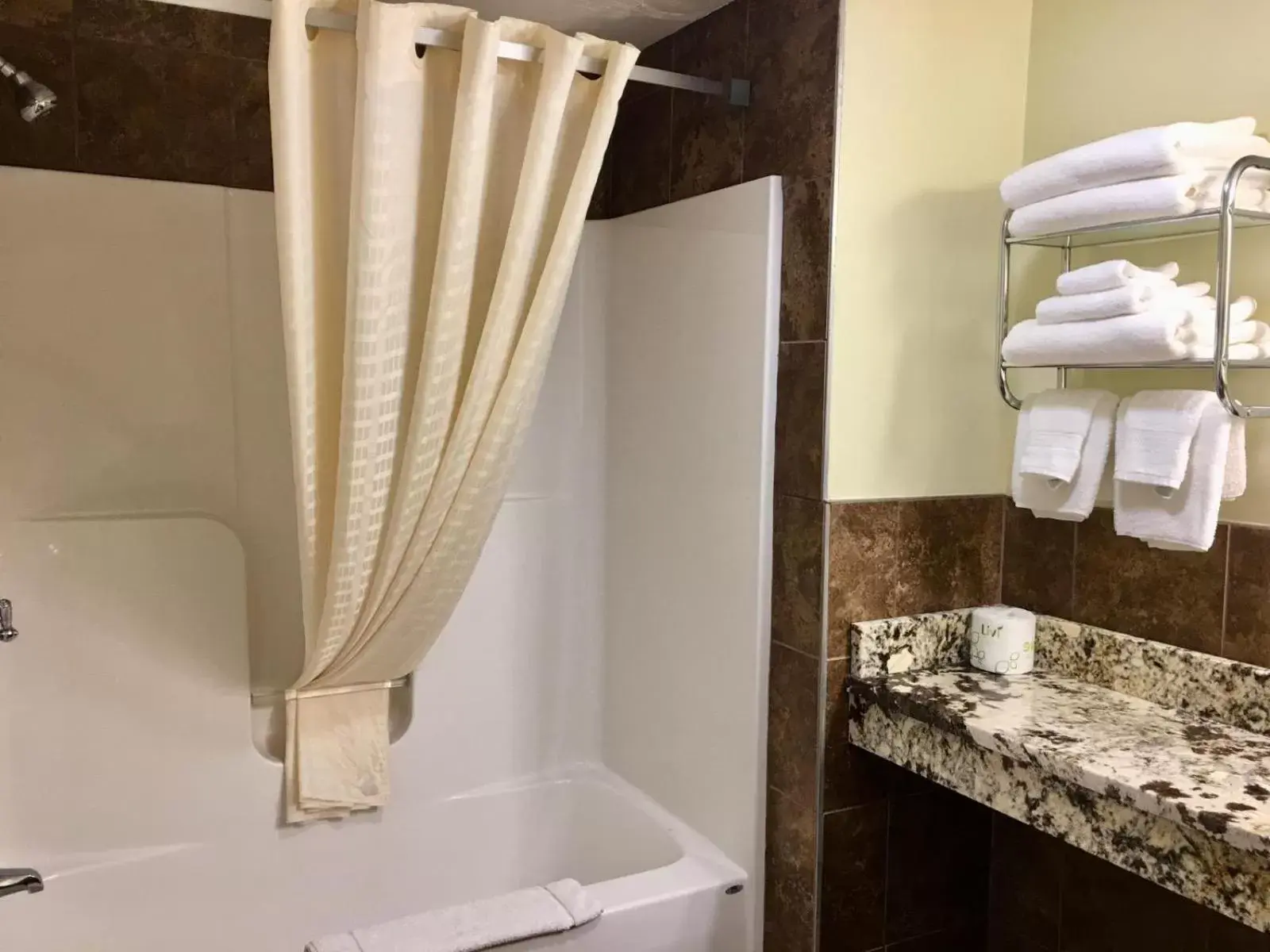 King Room in Scottish Inns Sturbridge King Room in Scottish Inns Sturbridge