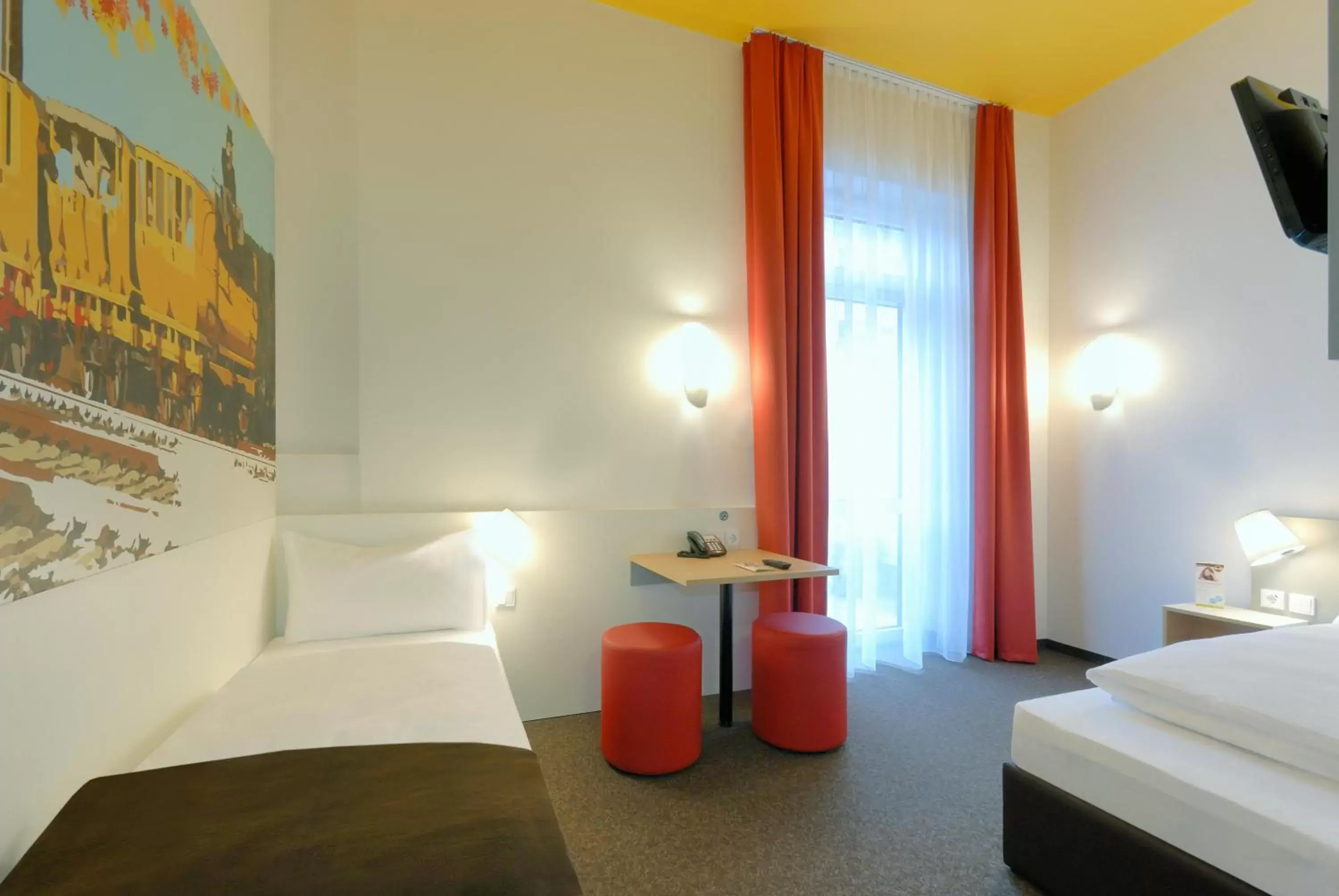 Photo of the whole room, Bed in B&B Hotel Nürnberg-Hbf